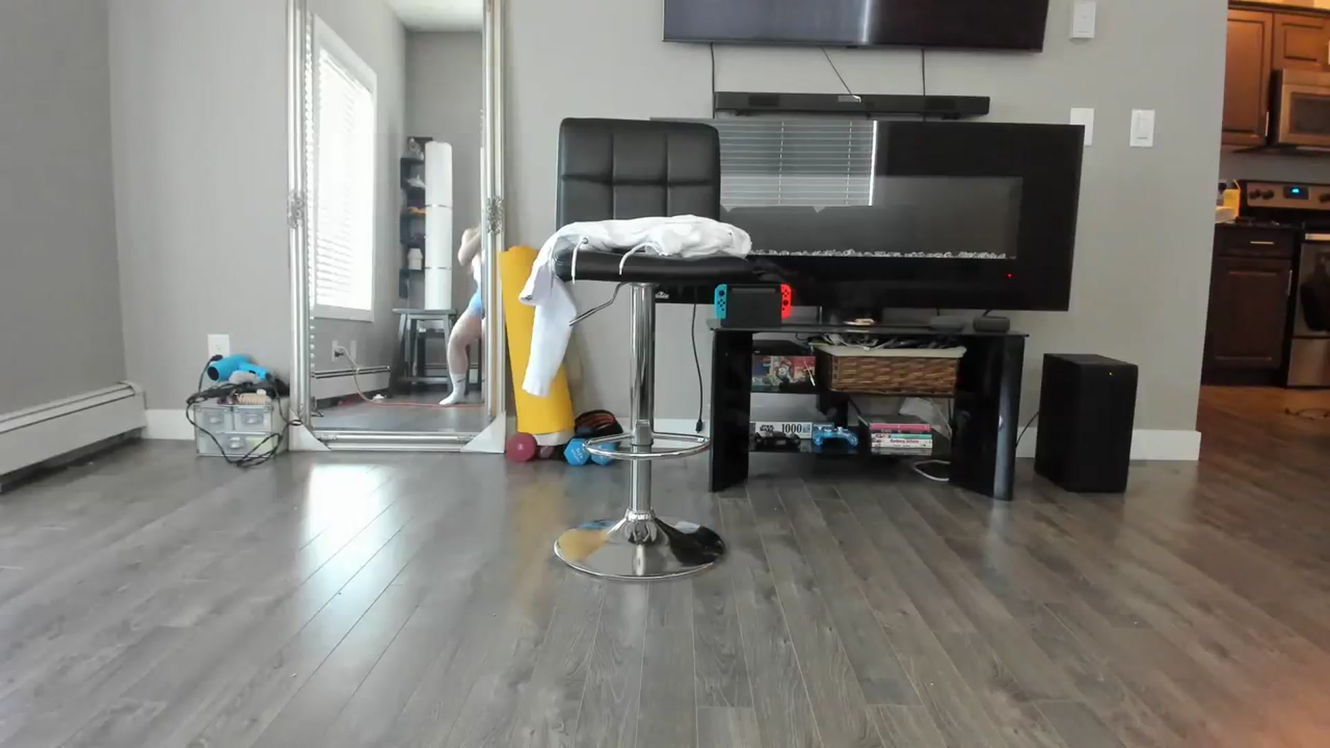 Gallery image thumbnail from CaliFleur's myfreecams stream on, 07/24/2023, 18:30 image 8 of 20