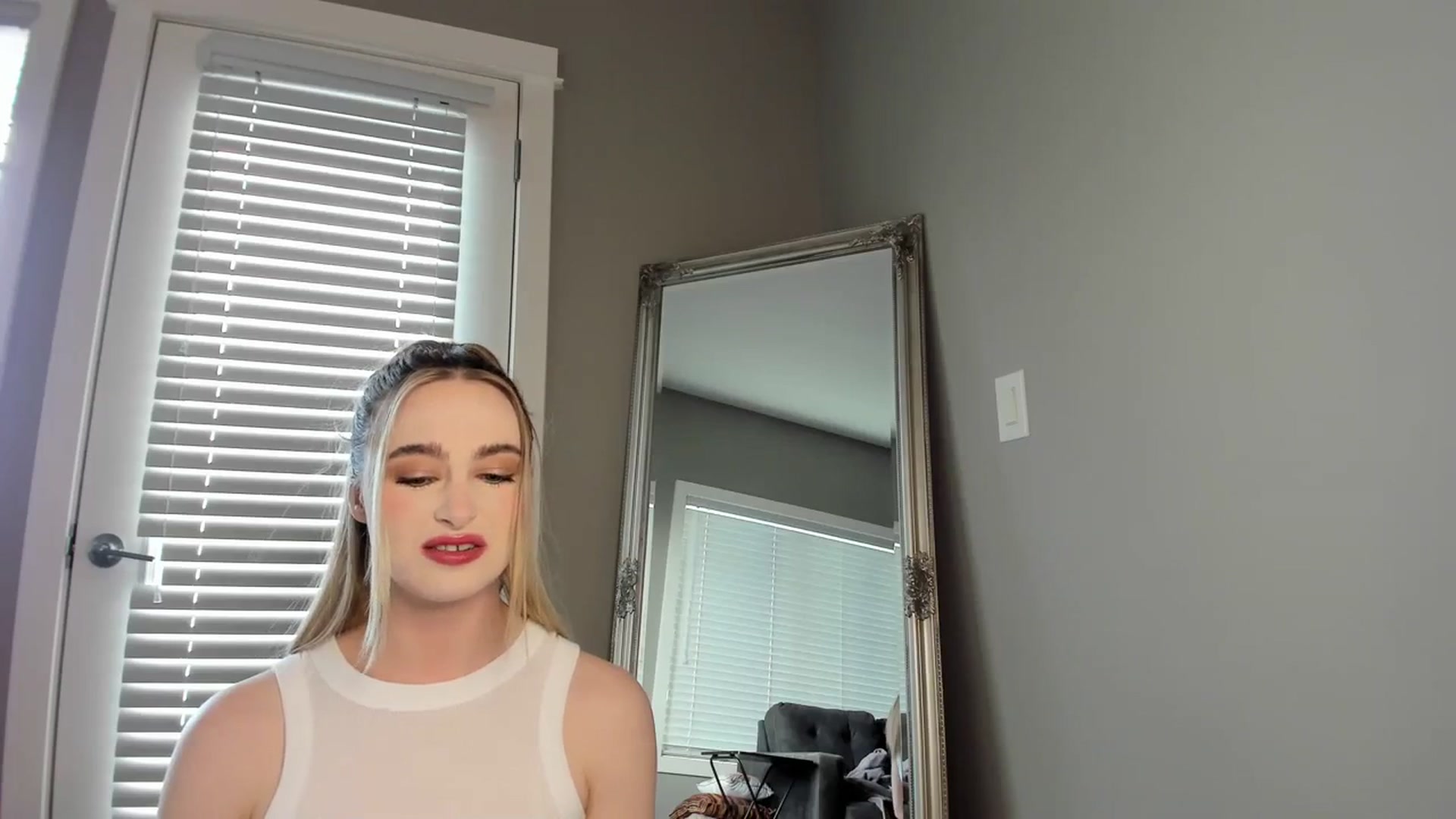 Gallery image thumbnail from CaliFleur's myfreecams stream on, 10/18/2023, 20:57 image 16 of 20