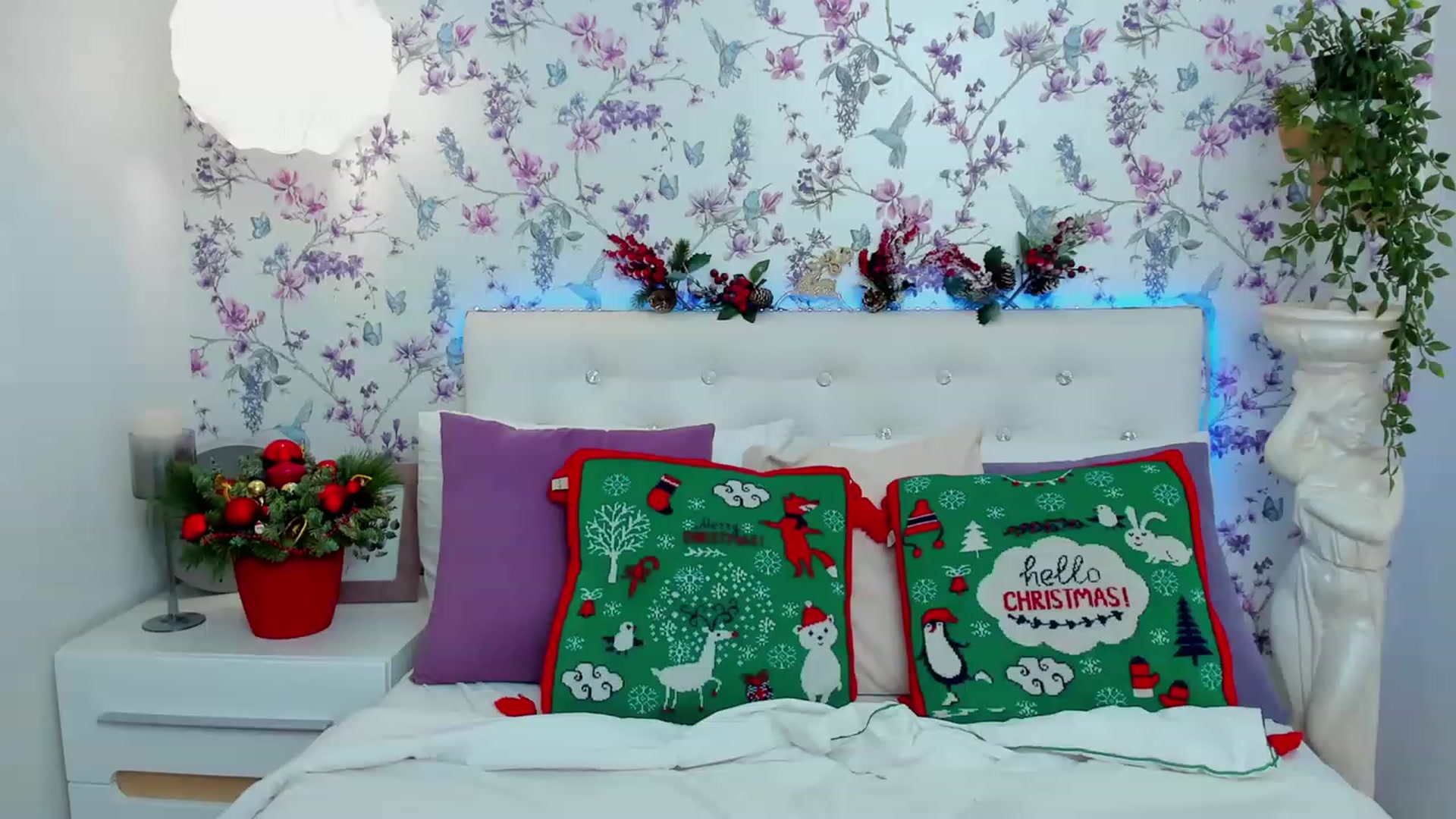 Gallery image thumbnail from CaliMoon's myfreecams stream on, 12/16/2023, 15:59 image 11 of 20