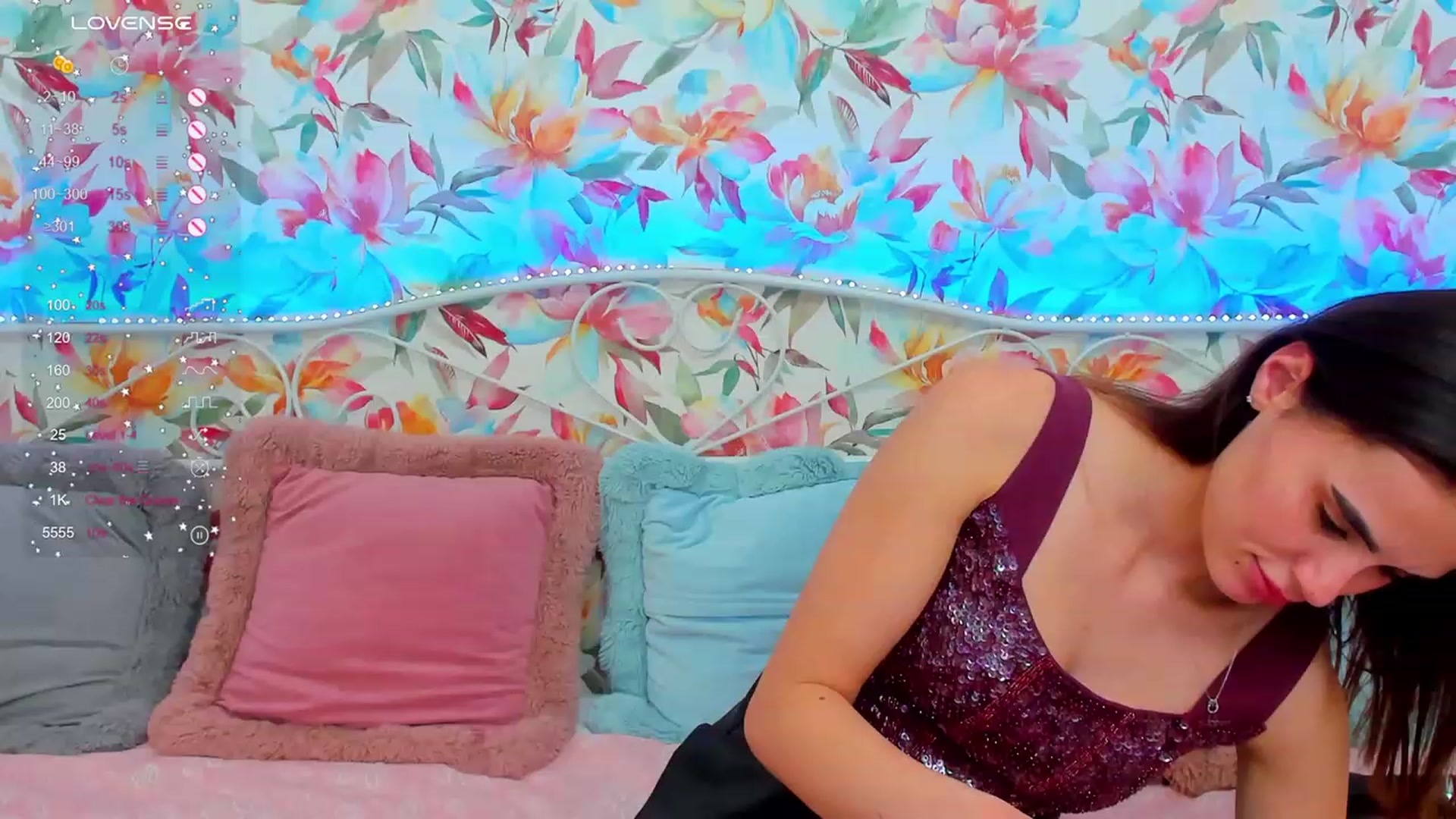 Gallery image thumbnail from CaliMoon's myfreecams stream on, 12/26/2023, 11:59 image 4 of 20