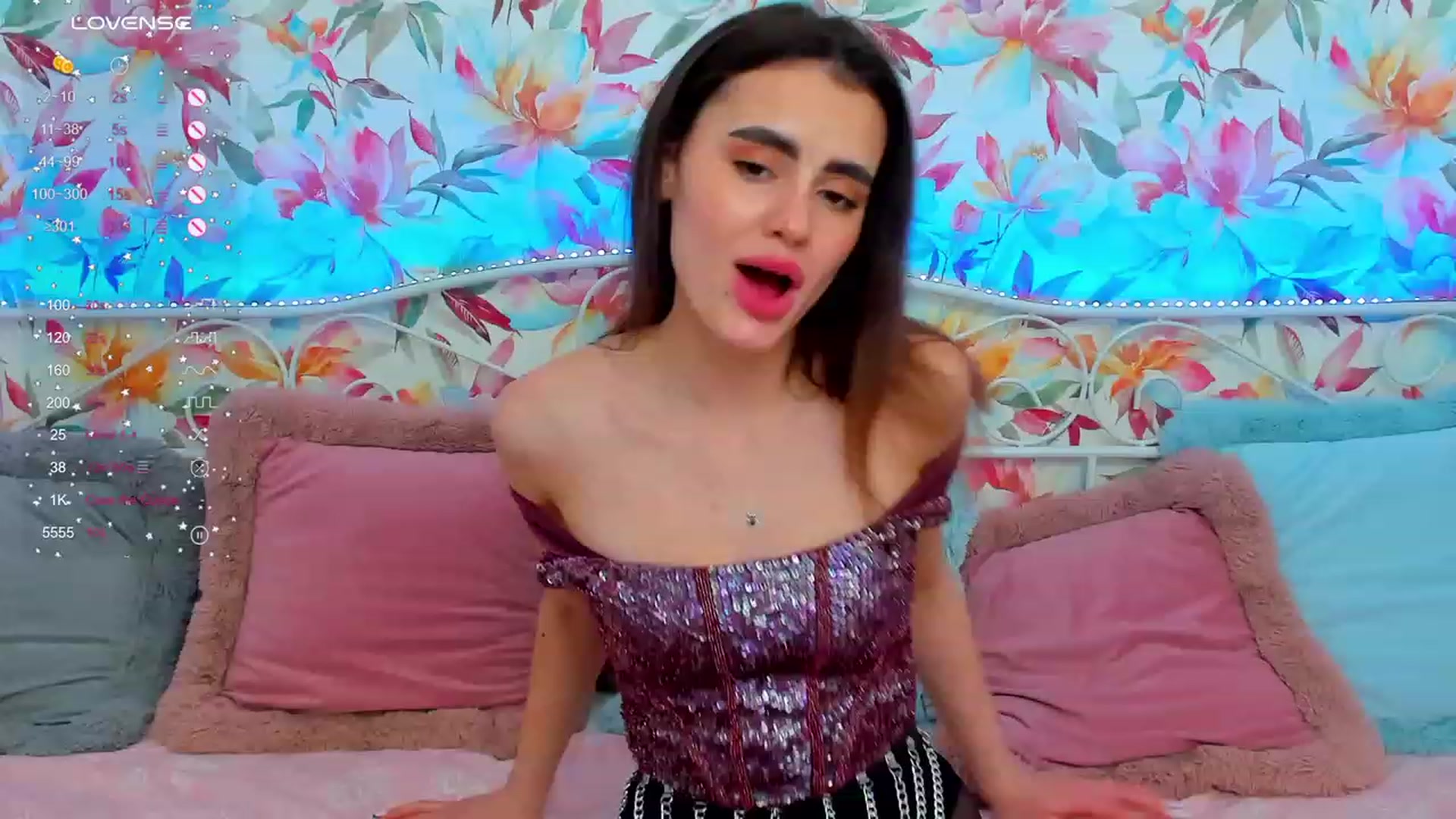 Gallery image thumbnail from CaliMoon's myfreecams stream on, 12/26/2023, 13:54 image 4 of 20