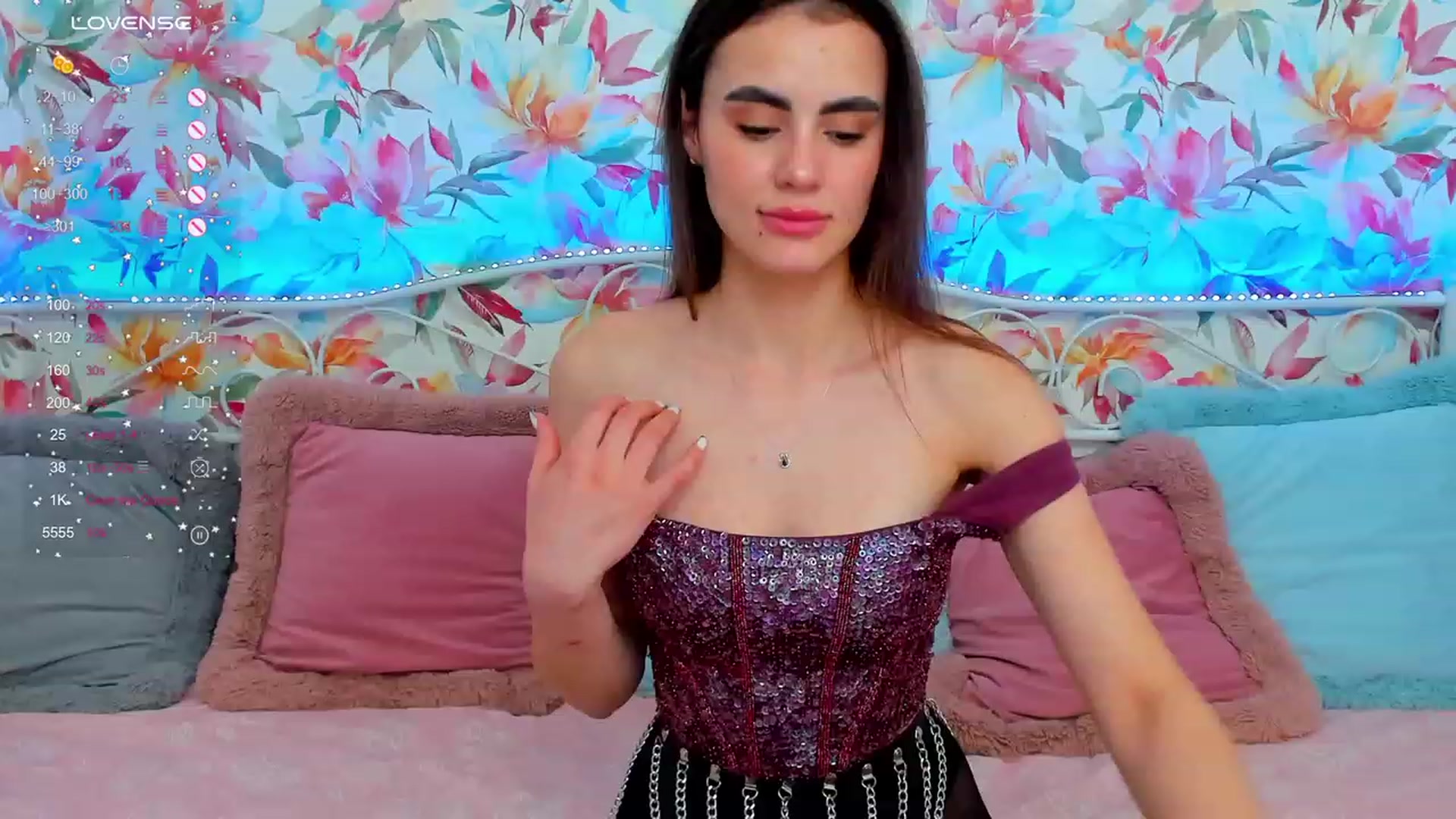 Gallery image thumbnail from CaliMoon's myfreecams stream on, 12/26/2023, 13:54 image 2 of 20
