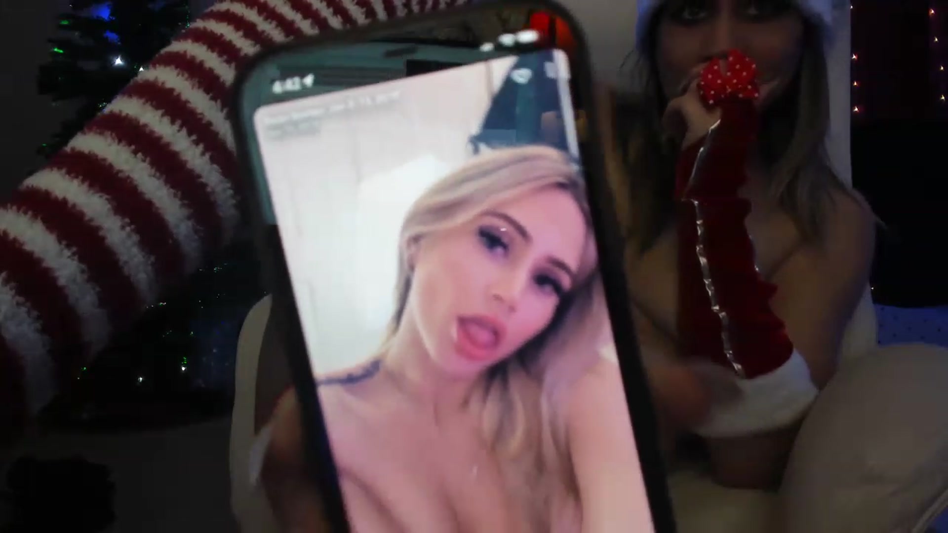Gallery image thumbnail from CaliPassion's myfreecams stream on, 12/23/2022, 01:50 image 9 of 20