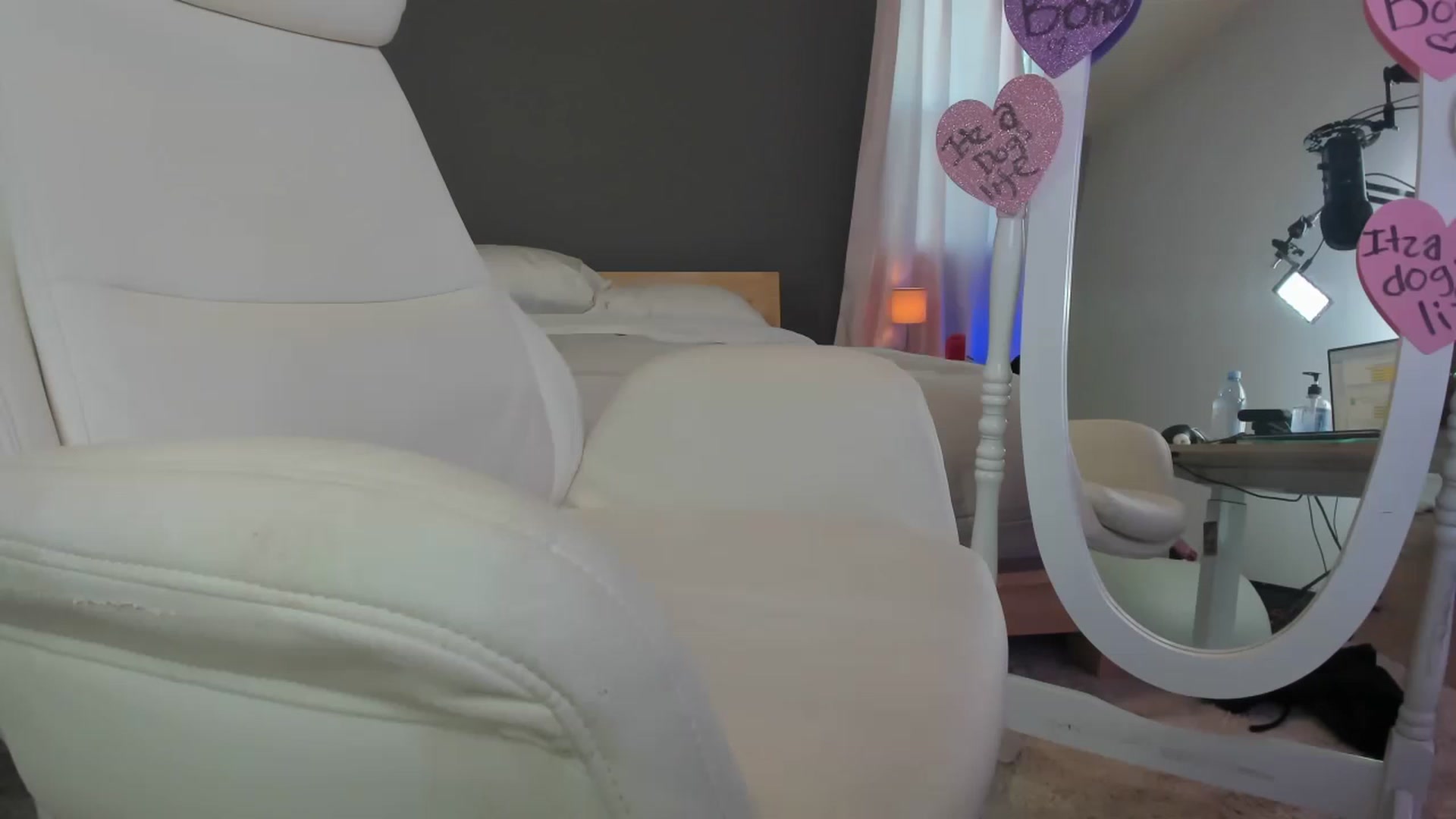 Gallery image thumbnail from CaliPassion's myfreecams stream on, 02/10/2023, 01:45 image 8 of 20