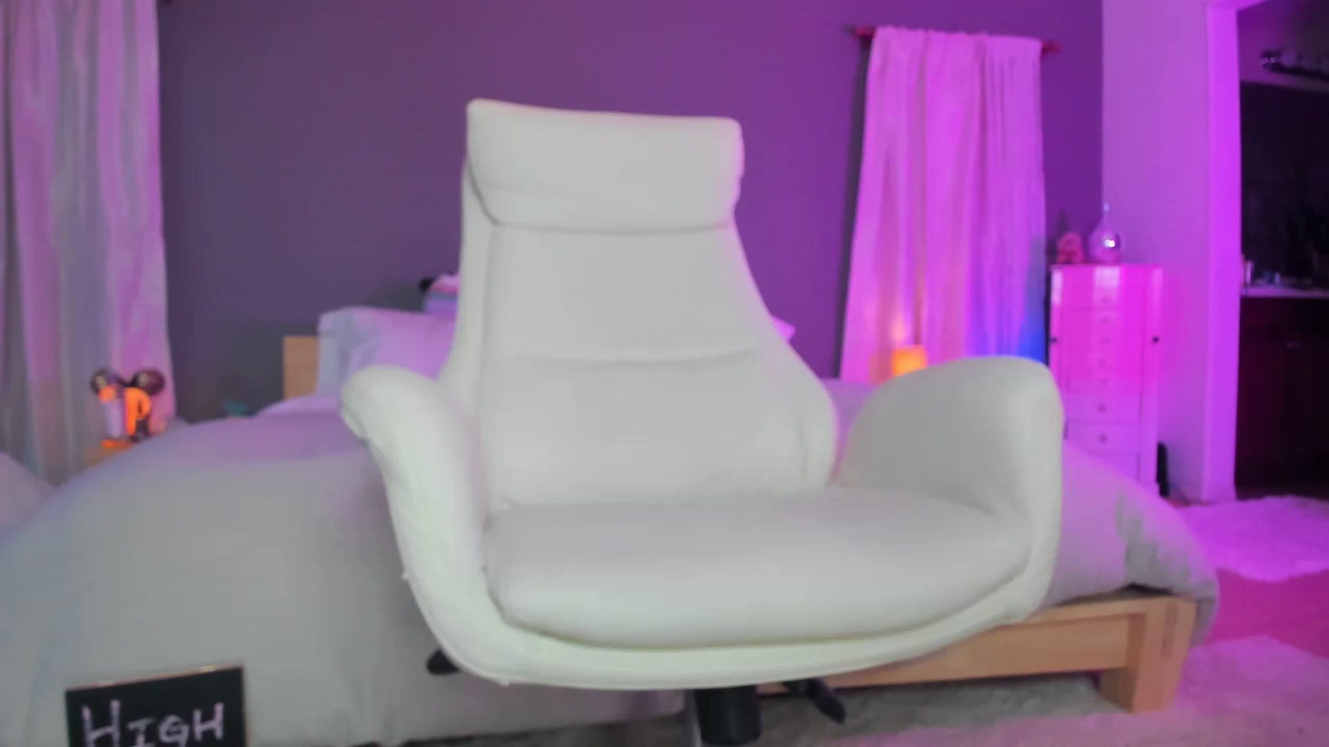 Gallery image thumbnail from CaliPassion's myfreecams stream on, 02/28/2023, 02:42 image 5 of 20