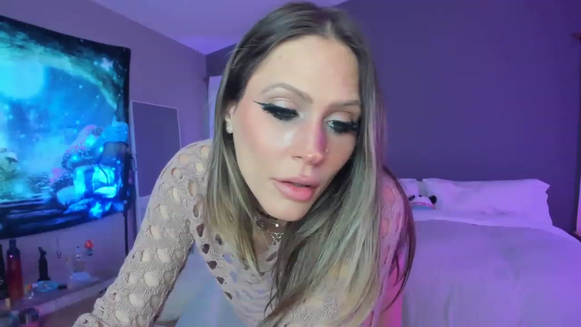 Gallery image thumbnail from CaliPassion's myfreecams stream on, 03/01/2023, 24:03 image 14 of 20