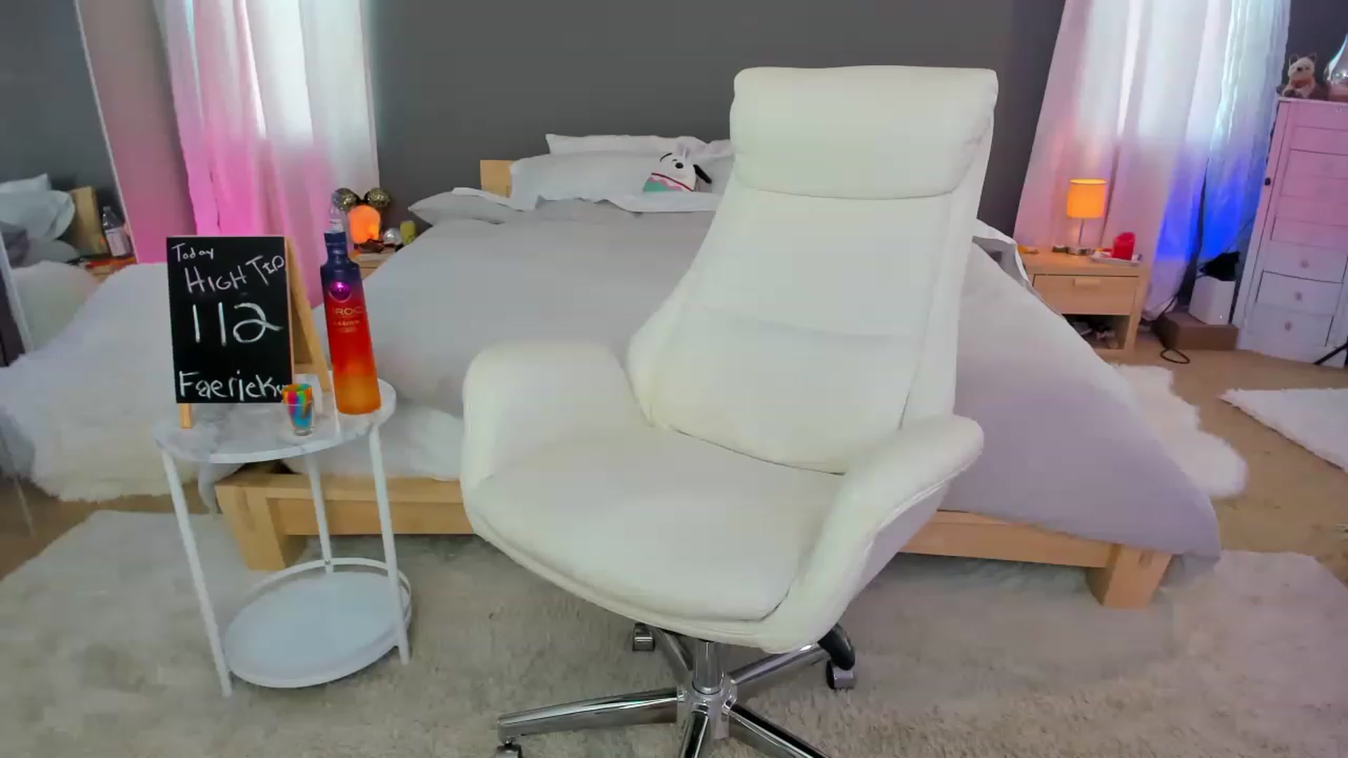 Gallery image thumbnail from CaliPassion's myfreecams stream on, 03/09/2023, 24:03 image 20 of 20