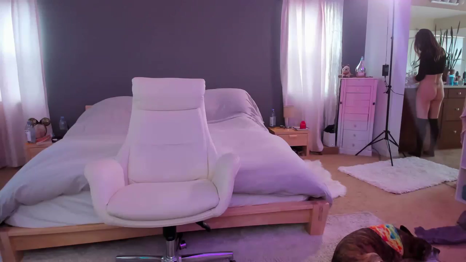 Gallery image thumbnail from CaliPassion's myfreecams stream on, 03/14/2023, 23:05 image 9 of 20