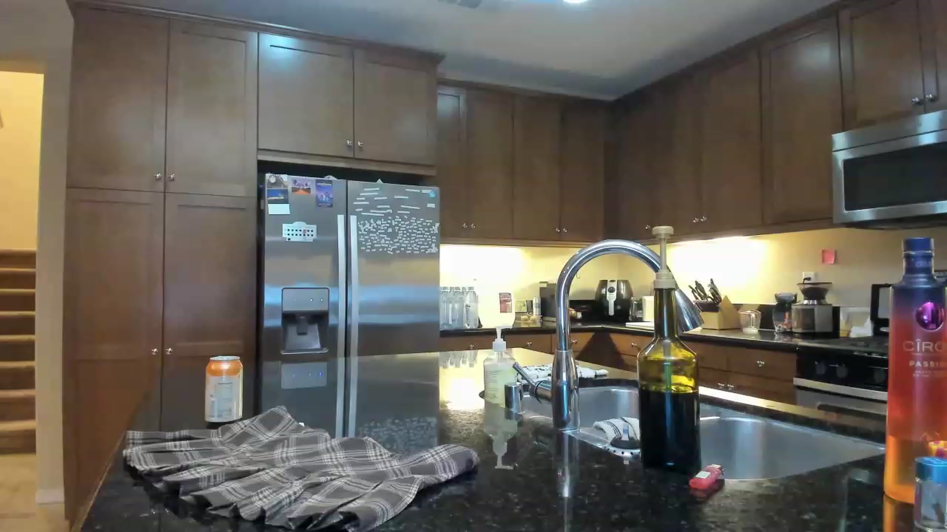 Gallery image thumbnail from CaliPassion's myfreecams stream on, 03/17/2023, 02:53 image 16 of 20