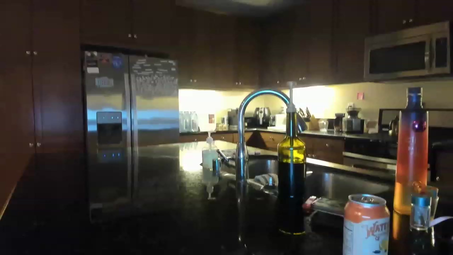 Gallery image thumbnail from CaliPassion's myfreecams stream on, 03/17/2023, 02:53 image 15 of 20
