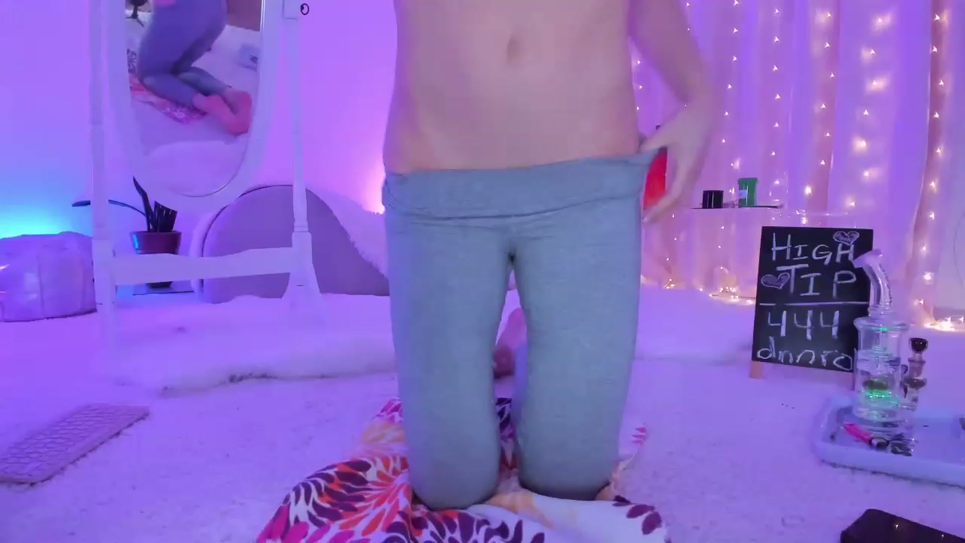 Gallery image thumbnail from CaliPassion's myfreecams stream on, 04/04/2023, 01:14 image 3 of 20