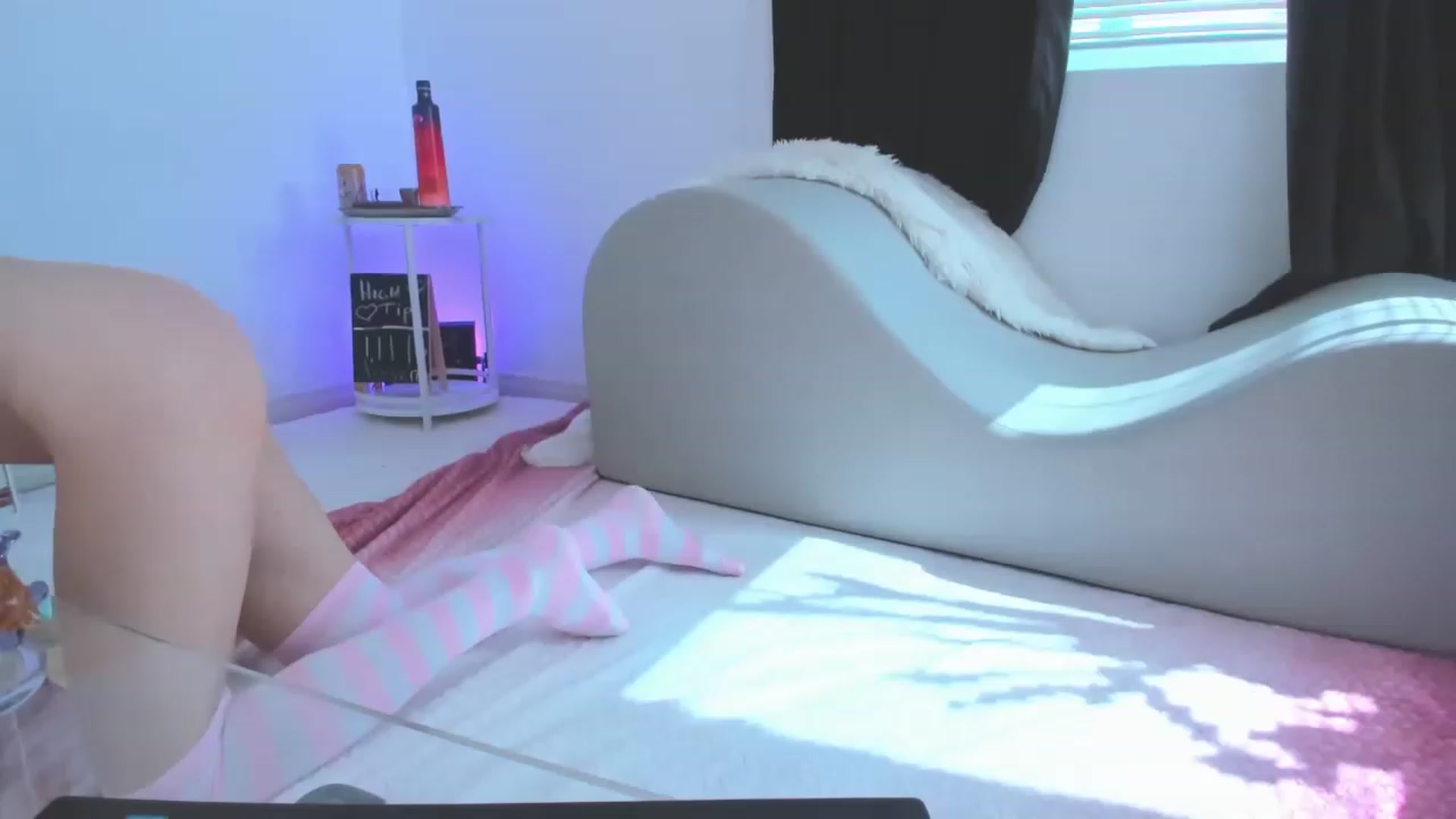 Gallery image thumbnail from CaliPassion's myfreecams stream on, 05/04/2023, 23:41 image 13 of 20