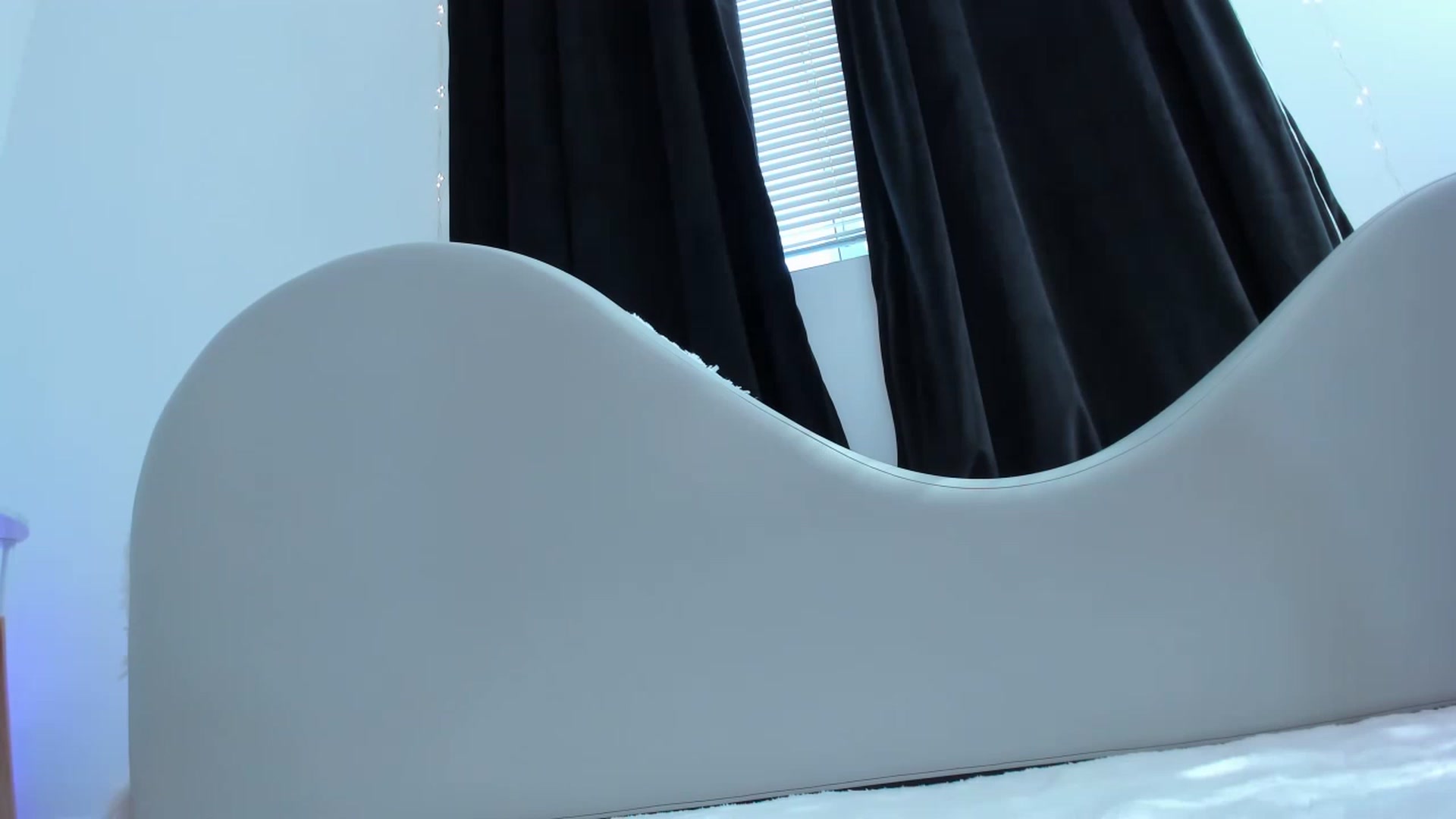 Gallery image thumbnail from CaliPassion's myfreecams stream on, 05/09/2023, 24:01 image 4 of 20