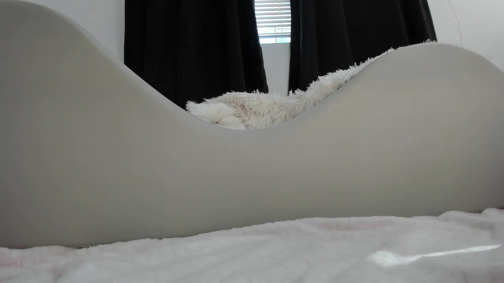 Gallery image thumbnail from CaliPassion's myfreecams stream on, 05/10/2023, 23:40 image 2 of 20
