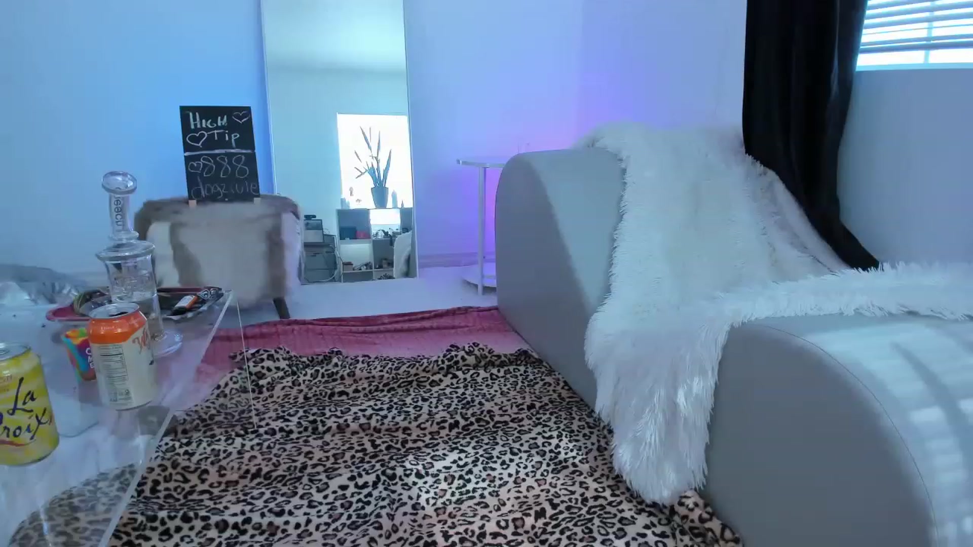 Gallery image thumbnail from CaliPassion's myfreecams stream on, 05/12/2023, 23:52 image 11 of 20