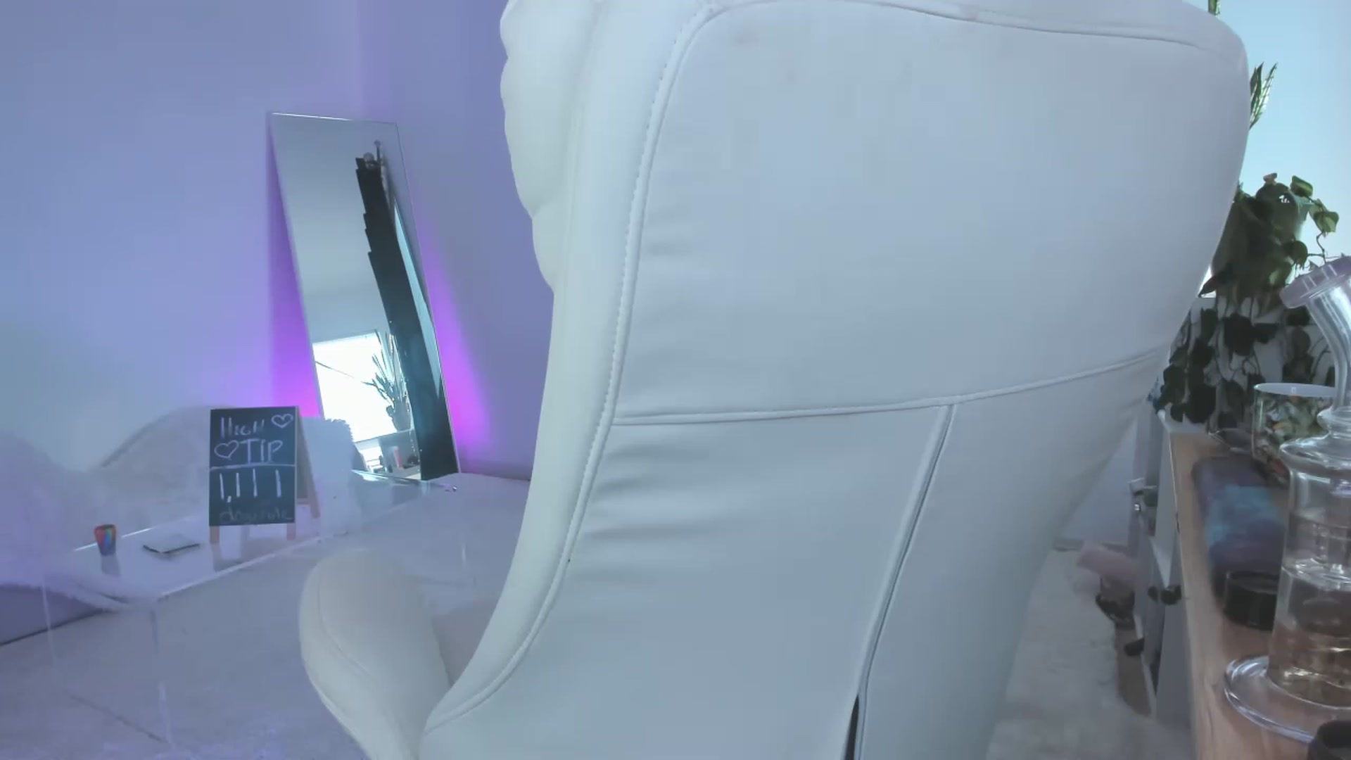 Gallery image thumbnail from CaliPassion's myfreecams stream on, 07/01/2023, 01:51 image 3 of 20