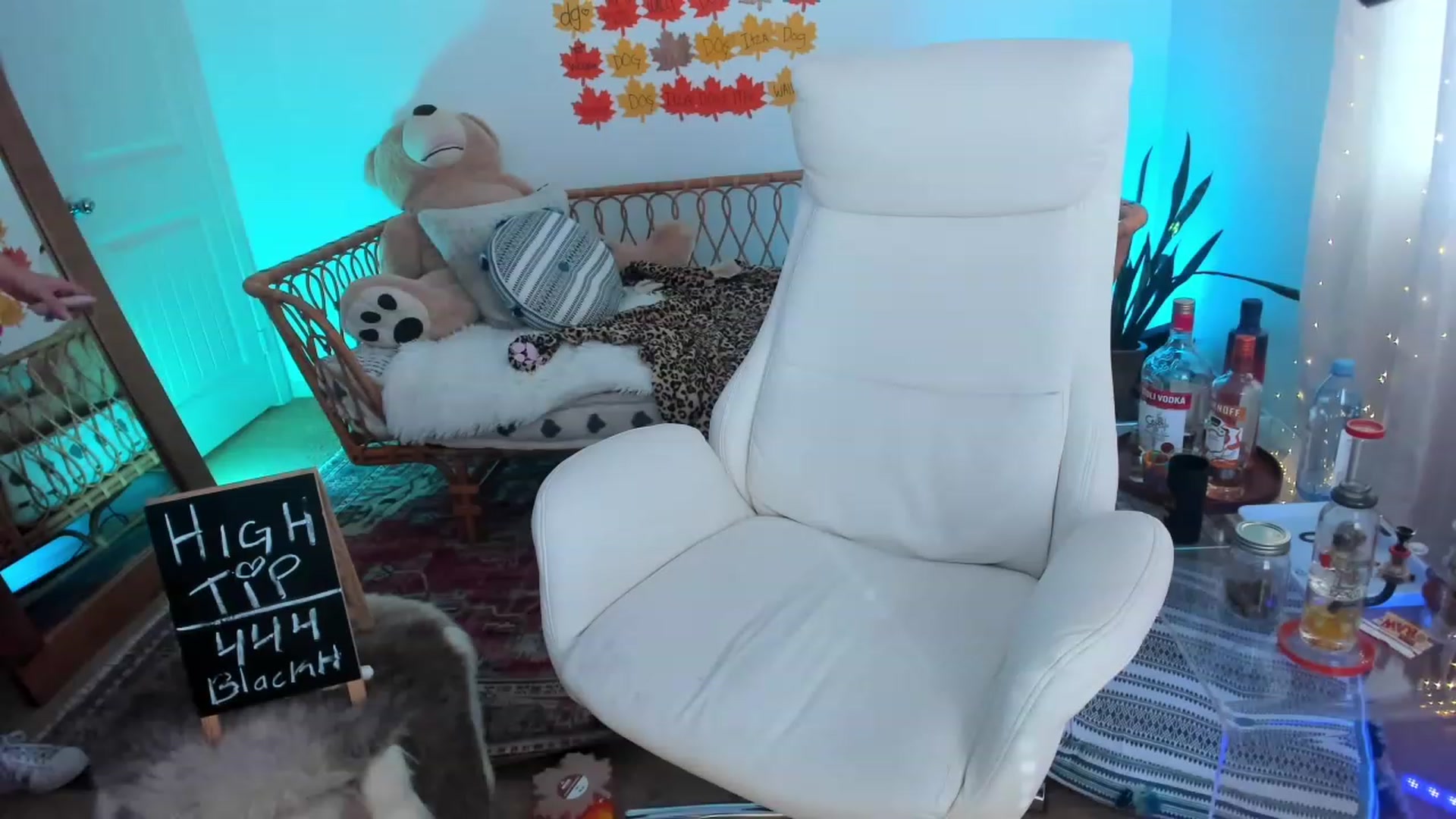 Gallery image thumbnail from CaliPassion's myfreecams stream on, 09/15/2023, 23:47 image 18 of 20