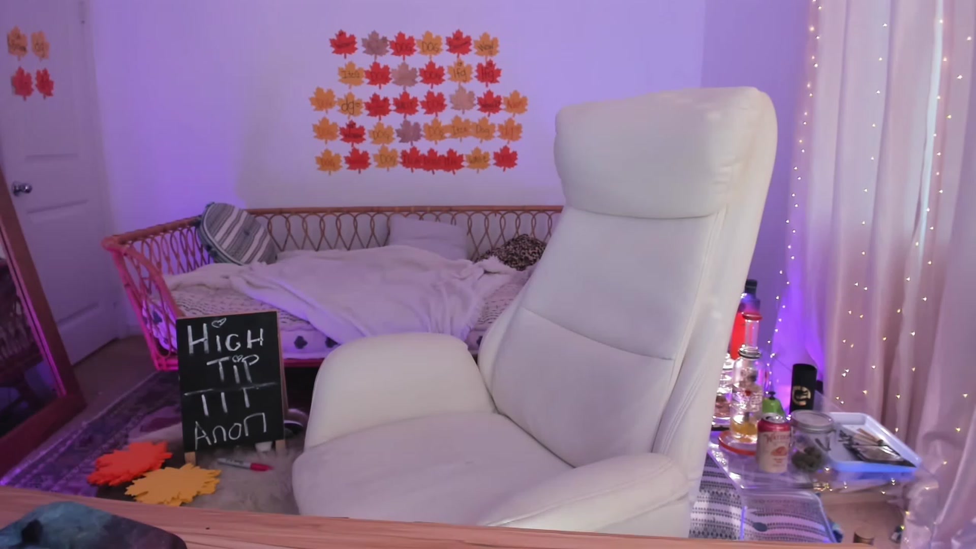 Gallery image thumbnail from CaliPassion's myfreecams stream on, 09/29/2023, 01:57 image 6 of 20