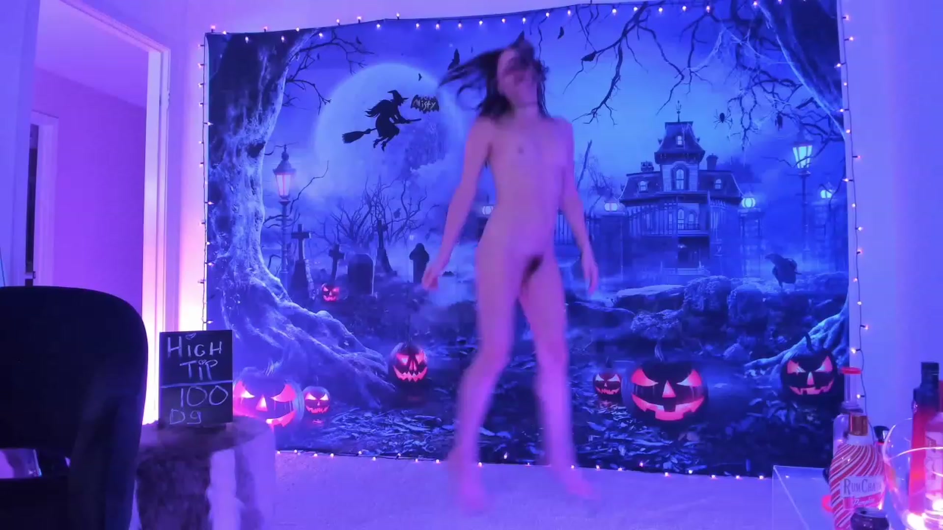 Gallery image thumbnail from CaliPassion's myfreecams stream on, 09/30/2023, 04:26 image 11 of 20