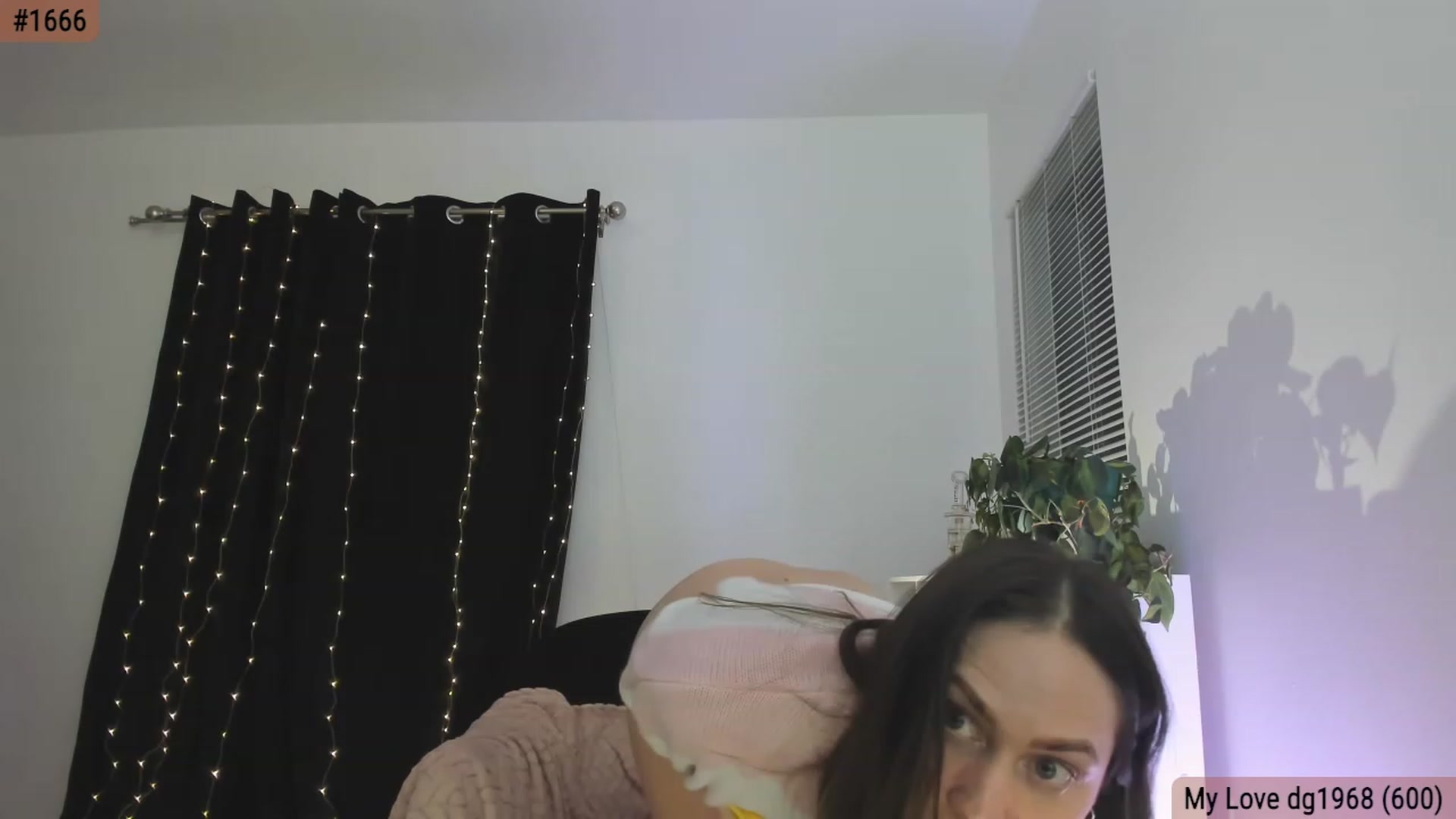 Gallery image thumbnail from CaliPassion's myfreecams stream on, 10/27/2023, 02:49 image 10 of 20