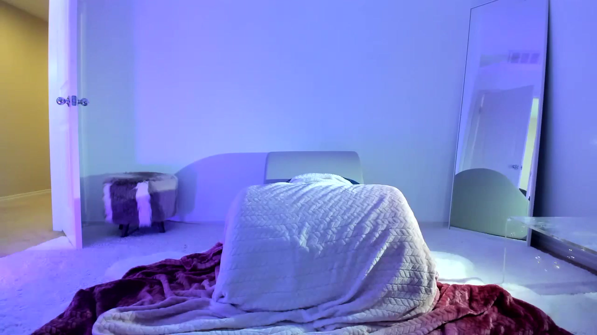 Gallery image thumbnail from CaliPassion's myfreecams stream on, 11/23/2023, 05:31 image 5 of 20