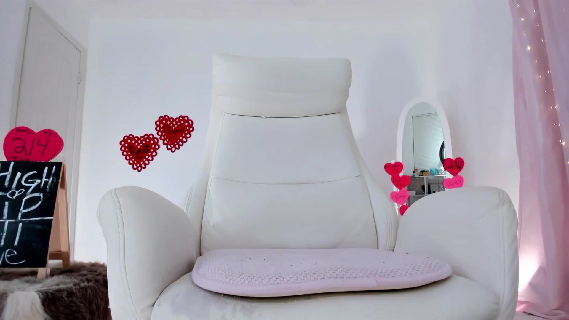 Gallery image thumbnail from CaliPassion's myfreecams stream on, 02/09/2024, 05:02 image 4 of 20