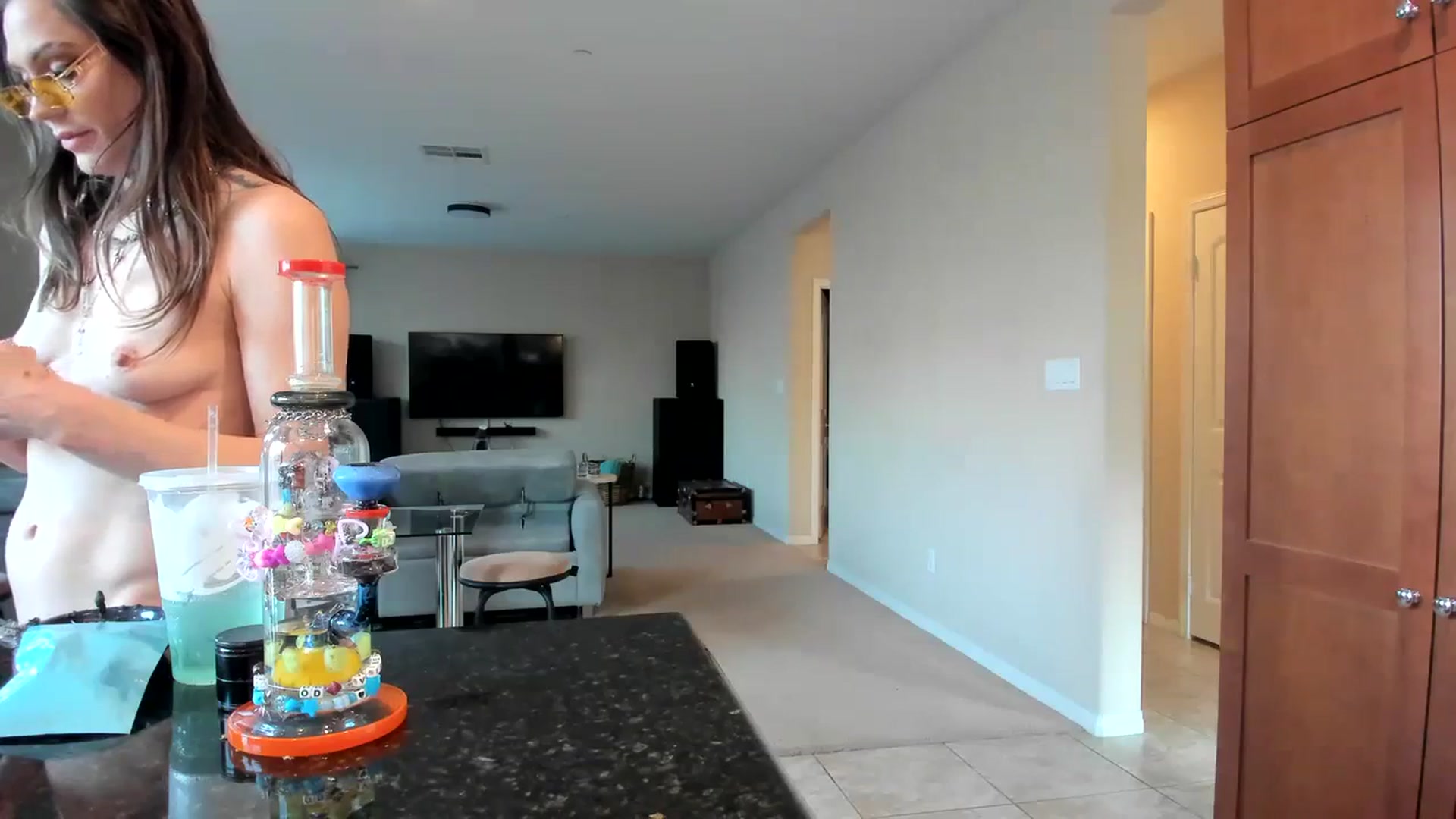 Gallery image thumbnail from CaliPassion's myfreecams stream on, 02/14/2024, 24:49 image 14 of 20