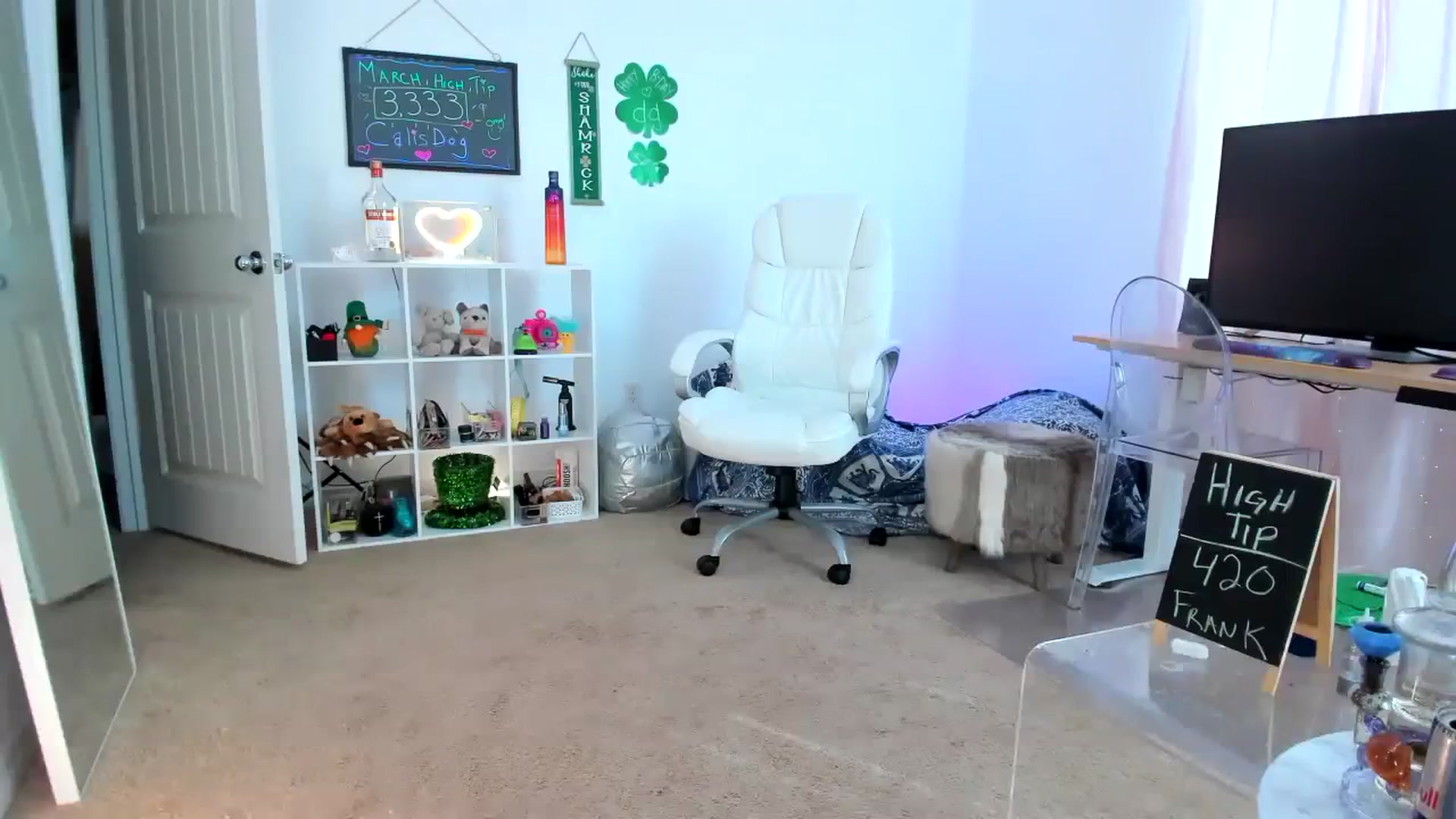 Gallery image thumbnail from CaliPassion's myfreecams stream on, 03/22/2024, 22:49 image 20 of 20
