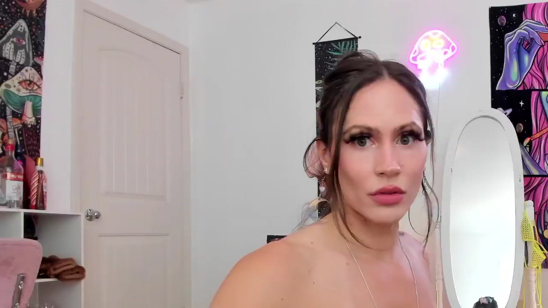 Gallery image thumbnail from CaliPassion's myfreecams stream on, 05/14/2024, 01:44 image 14 of 20