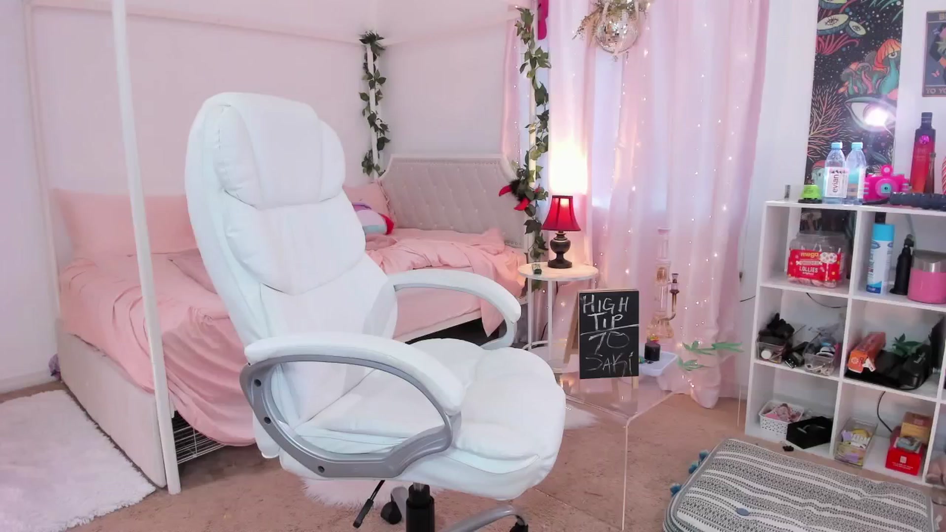Gallery image thumbnail from CaliPassion's myfreecams stream on, 07/09/2024, 03:57 image 6 of 20