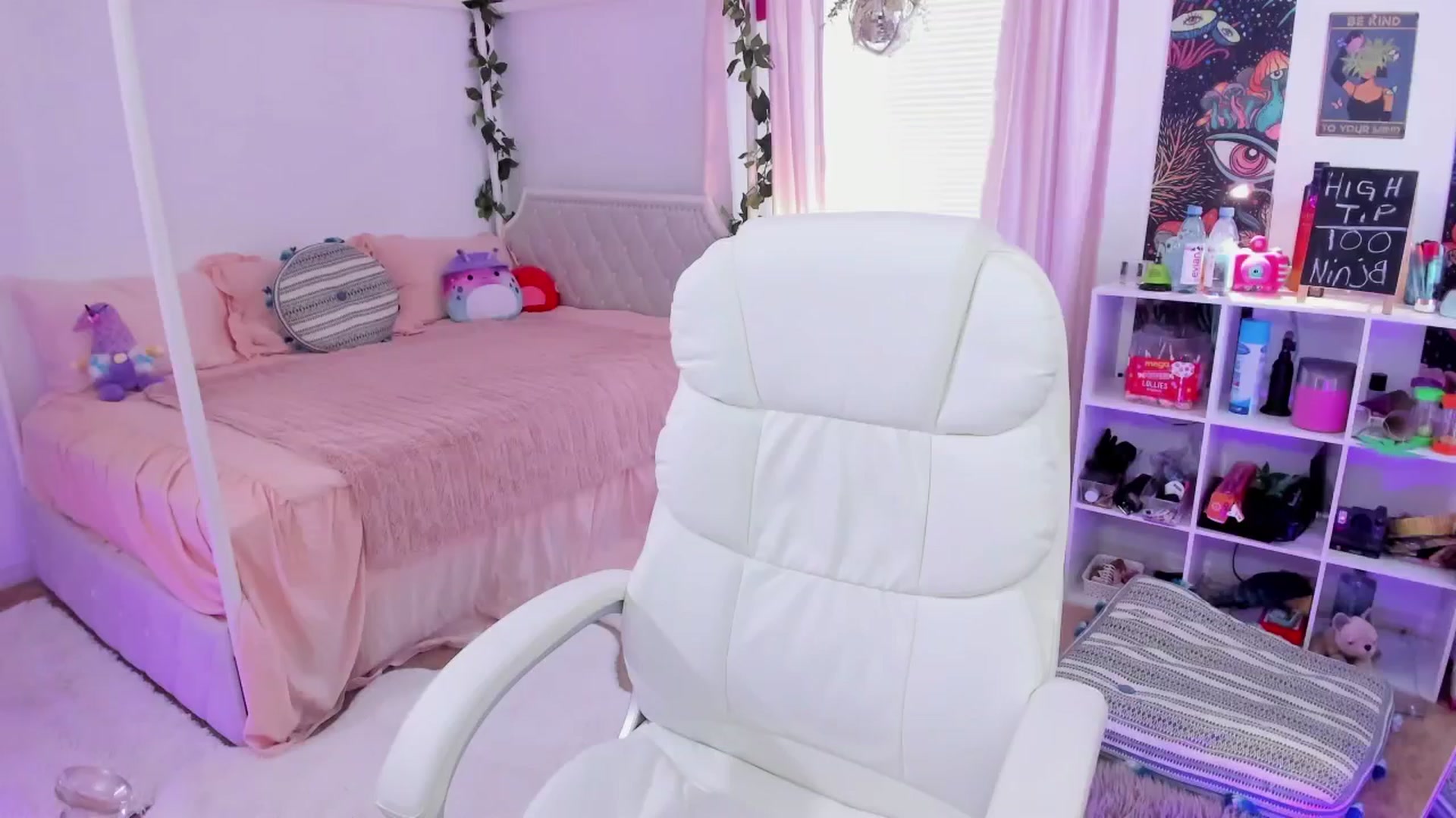 Gallery image thumbnail from CaliPassion's myfreecams stream on, 07/09/2024, 23:06 image 12 of 20