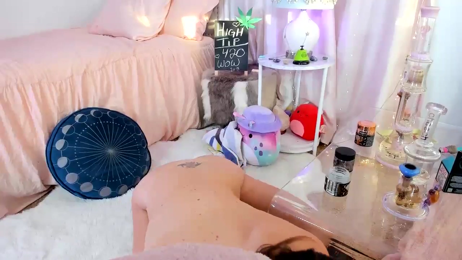 Gallery image thumbnail from CaliPassion's myfreecams stream on, 08/22/2024, 04:01 image 7 of 20