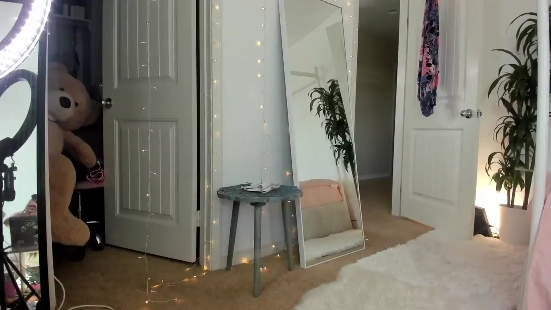 Gallery image thumbnail from CaliPassion's myfreecams stream on, 08/24/2024, 22:00 image 19 of 20