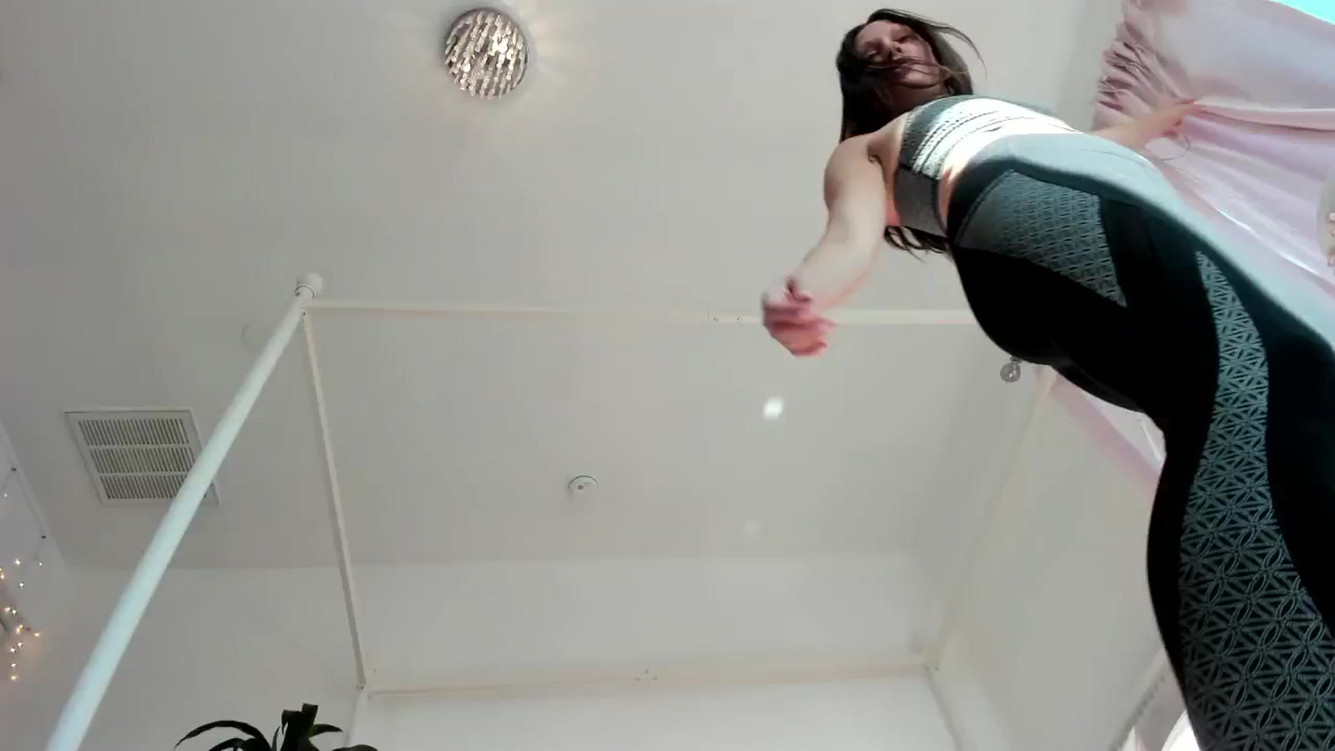 Gallery image thumbnail from CaliPassion's myfreecams stream on, 08/26/2024, 01:06 image 11 of 20