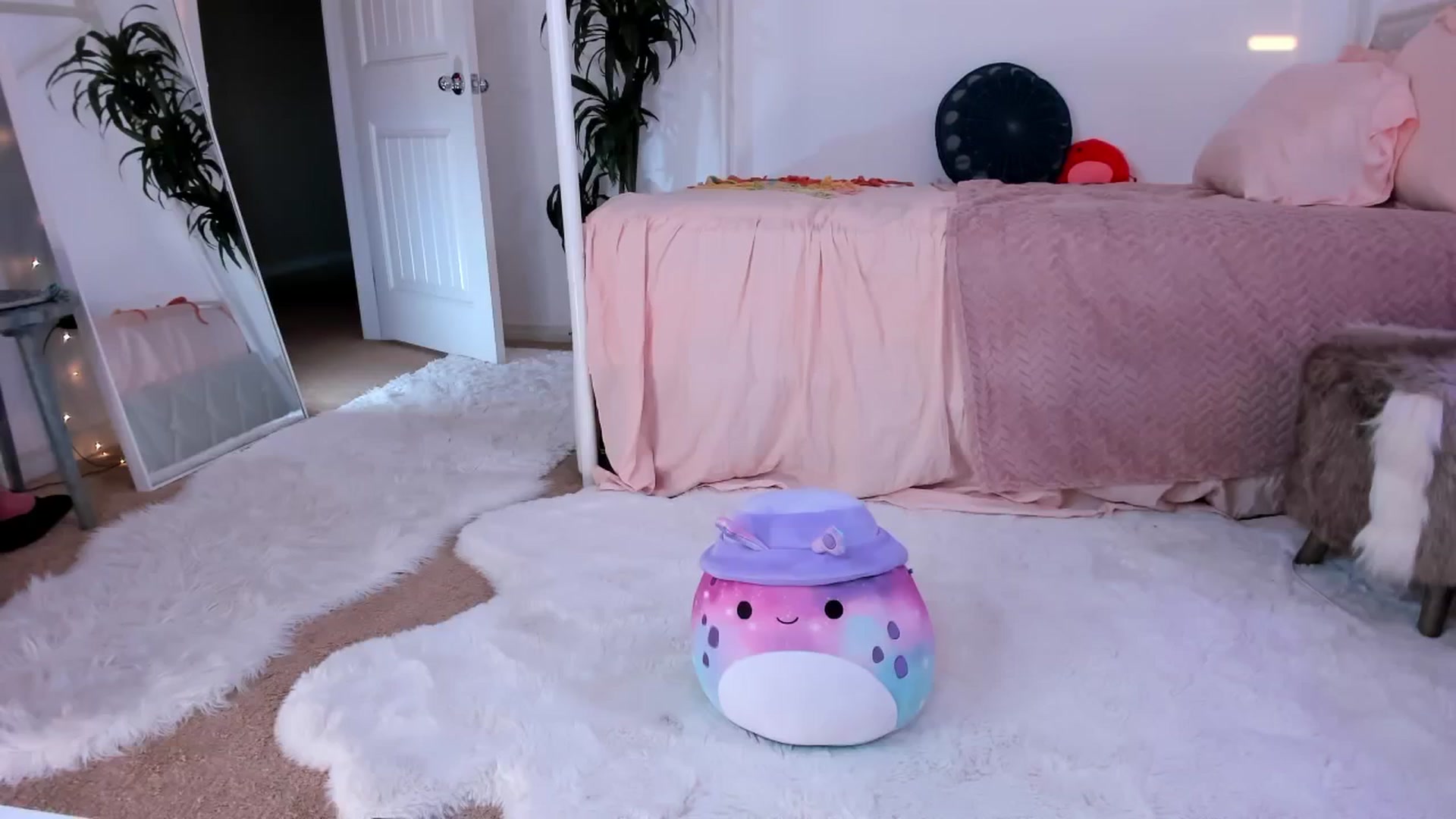 Gallery image thumbnail from CaliPassion's myfreecams stream on, 08/31/2024, 02:56 image 3 of 20