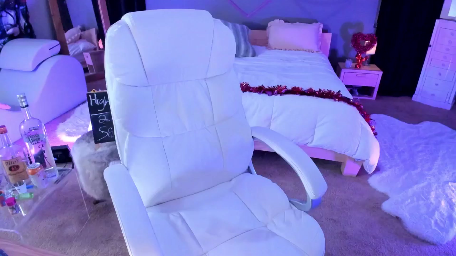 Gallery image thumbnail from CaliPassion's myfreecams stream on, 01/30/2025, 03:36 image 6 of 20