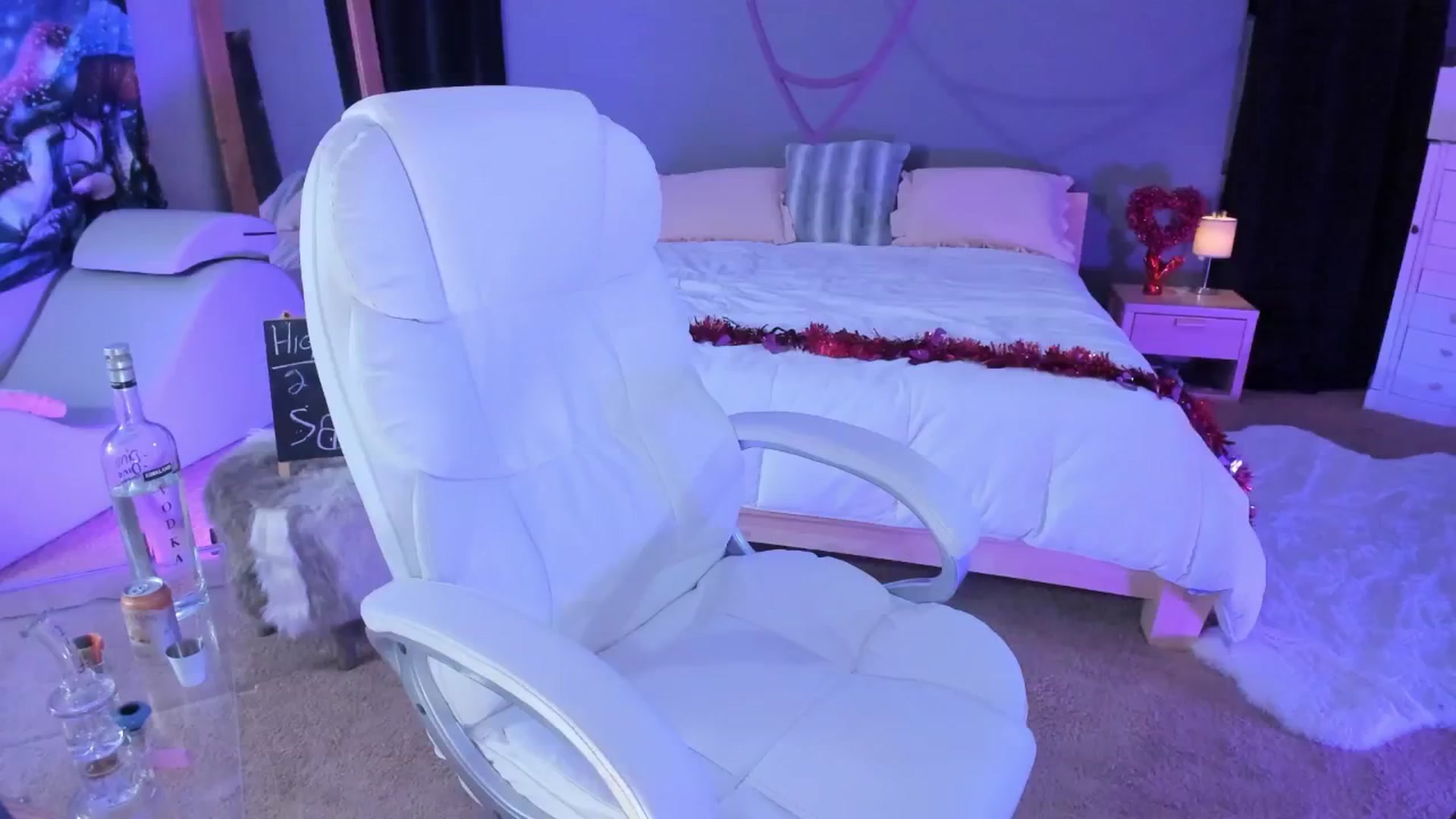 Gallery image thumbnail from CaliPassion's myfreecams stream on, 02/07/2025, 04:46 image 3 of 20