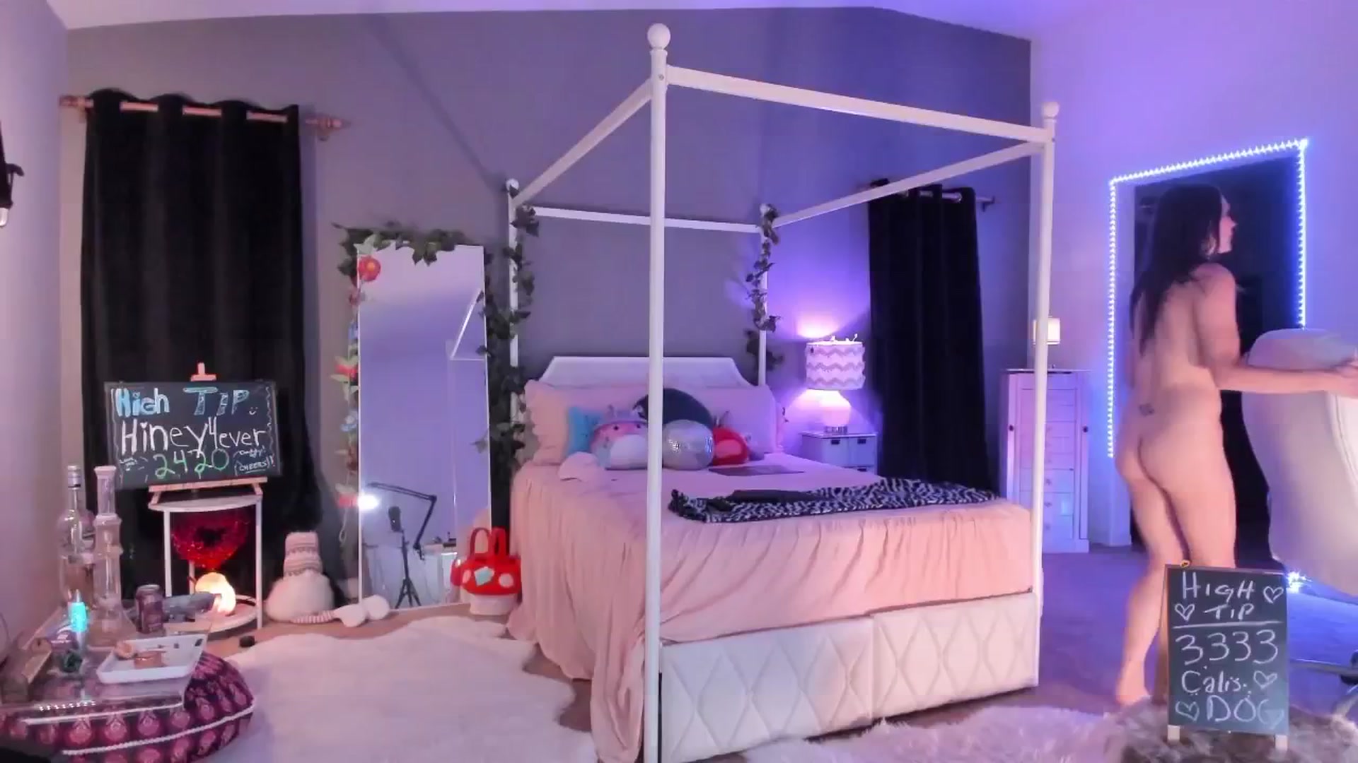 Gallery image thumbnail from CaliPassion's myfreecams stream on, 04/09/2025, 04:11 image 15 of 20