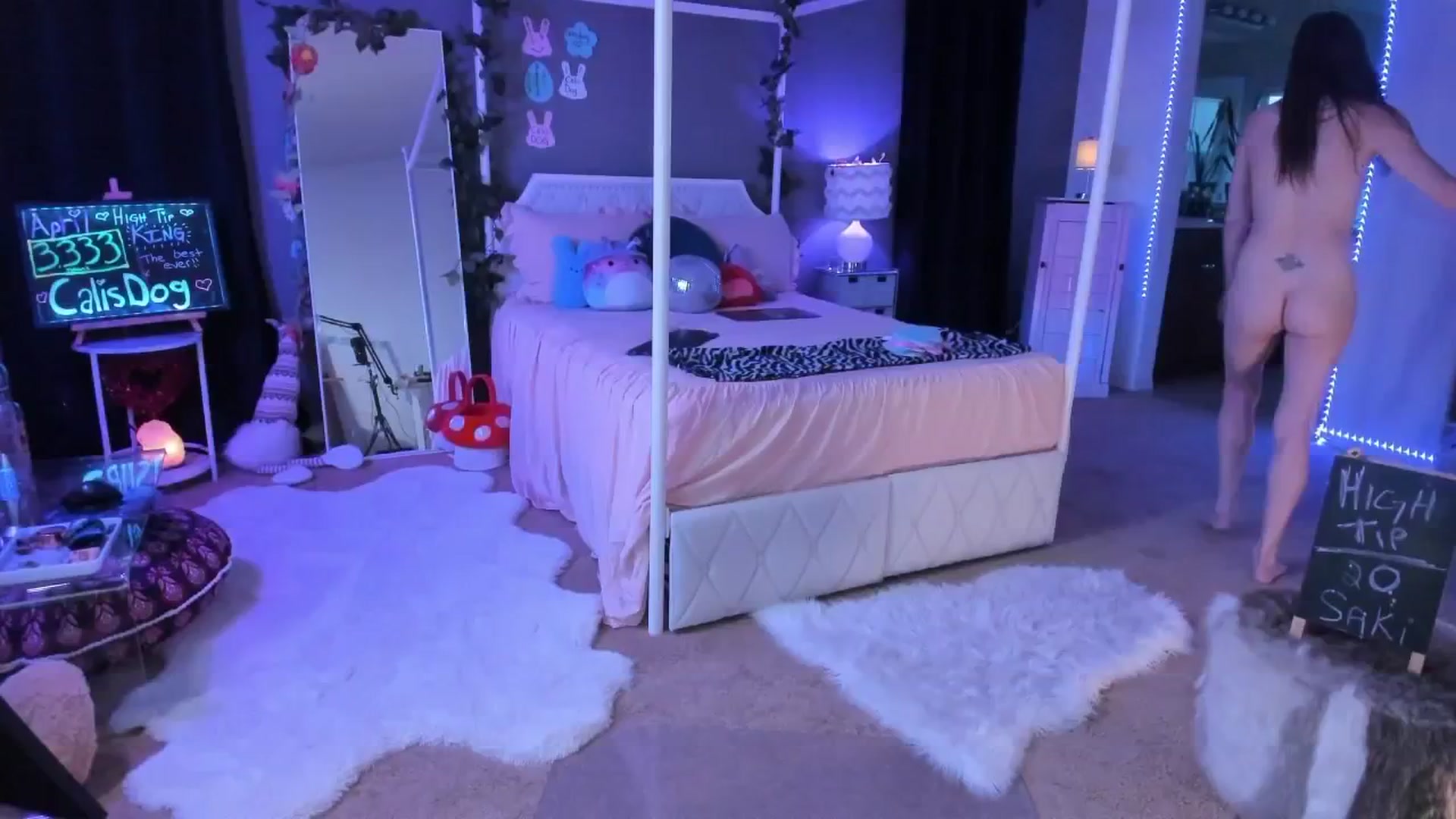 Gallery image thumbnail from CaliPassion's myfreecams stream on, 04/10/2025, 02:55 image 7 of 20