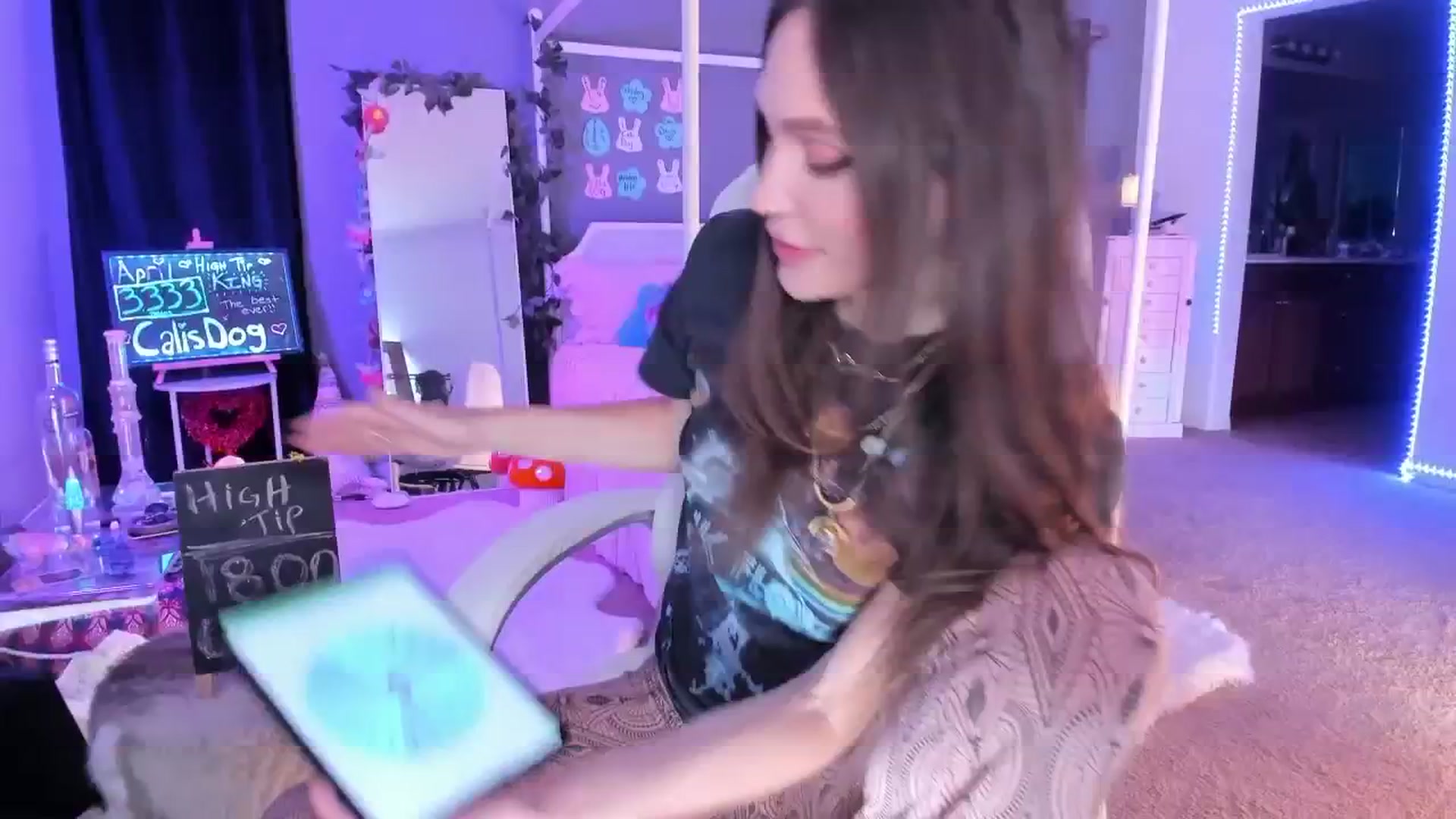 Gallery image thumbnail from CaliPassion's myfreecams stream on, 04/15/2025, 03:13 image 11 of 20