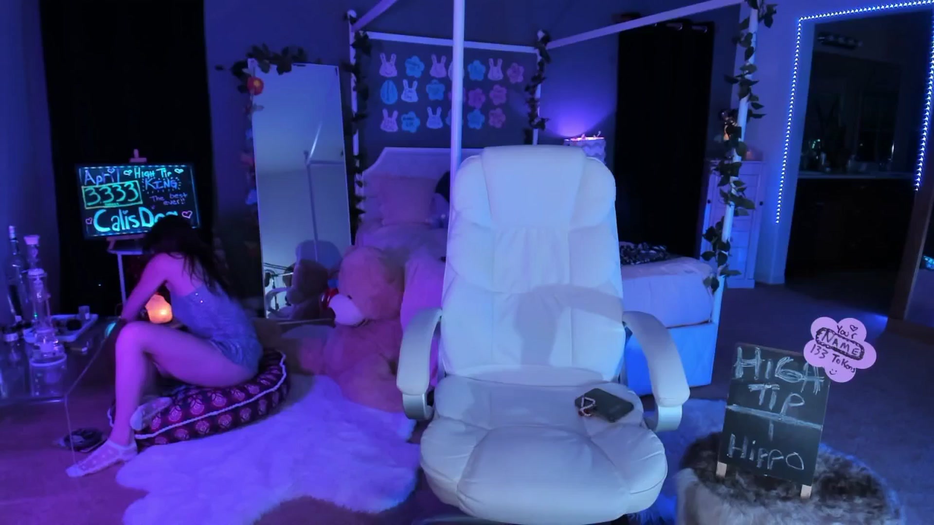 Gallery image thumbnail from CaliPassion's myfreecams stream on, 04/22/2025, 03:06 image 20 of 20