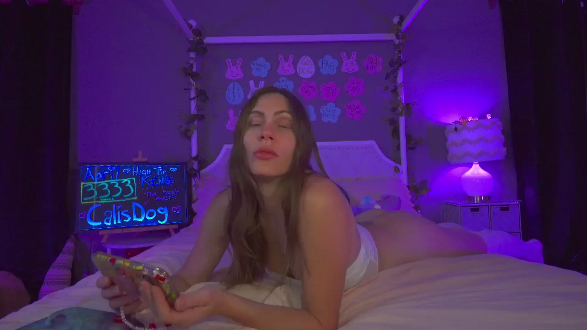 Gallery image thumbnail from CaliPassion's myfreecams stream on, 04/24/2025, 03:38 image 10 of 20