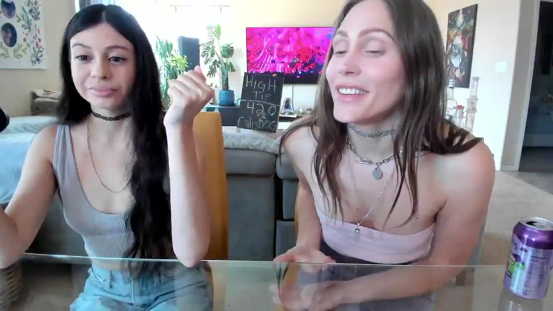 Gallery image thumbnail from CaliPassion's myfreecams stream on, 04/24/2025, 20:23 image 17 of 20