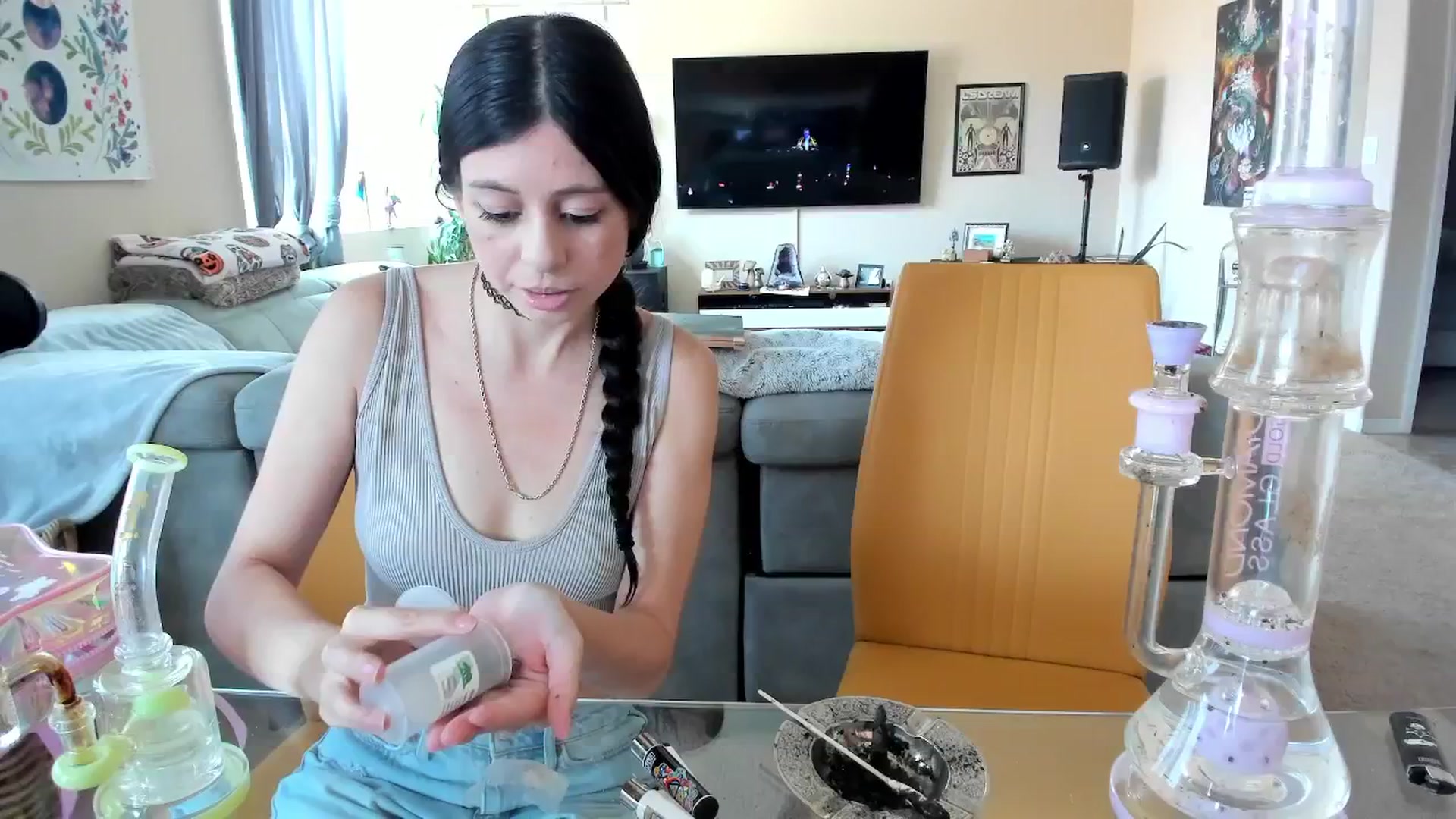 Gallery image thumbnail from CaliPassion's myfreecams stream on, 04/24/2025, 20:23 image 4 of 20