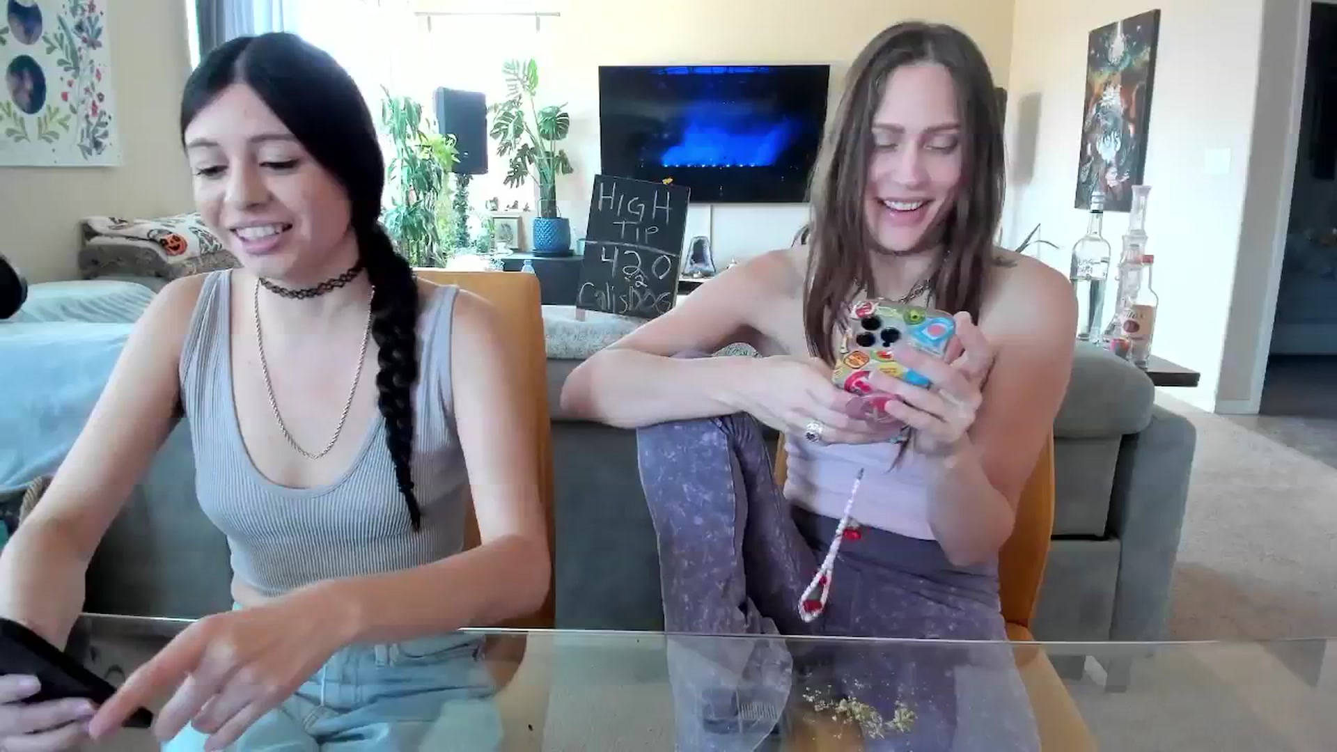 Gallery image thumbnail from CaliPassion's myfreecams stream on, 04/24/2025, 20:23 image 11 of 20