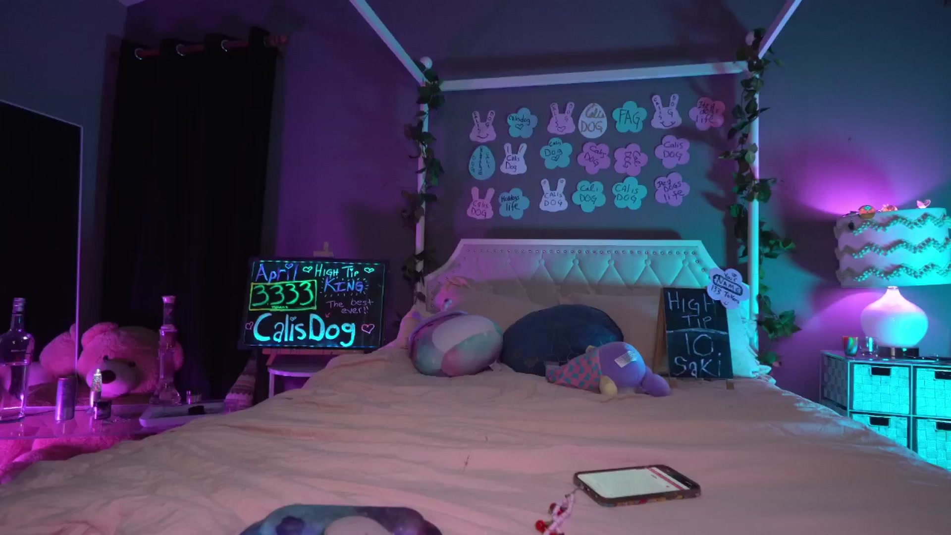 Gallery image thumbnail from CaliPassion's myfreecams stream on, 04/25/2025, 03:28 image 10 of 20
