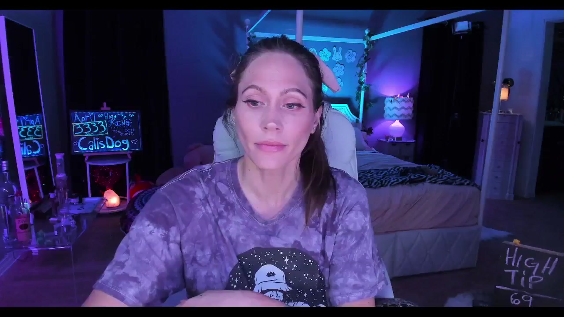 Gallery image thumbnail from CaliPassion's myfreecams stream on, 05/06/2025, 04:54 image 12 of 20