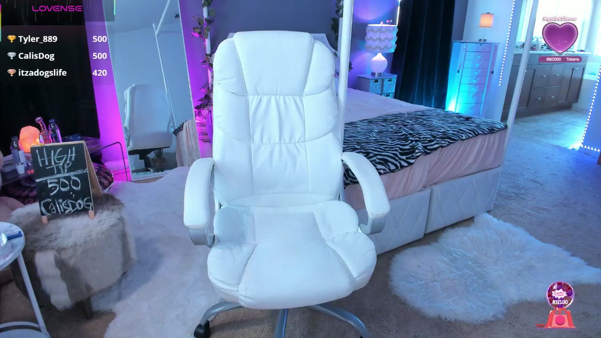 Gallery image thumbnail from CaliPassion's myfreecams stream on, 06/19/2025, 04:18 image 6 of 20