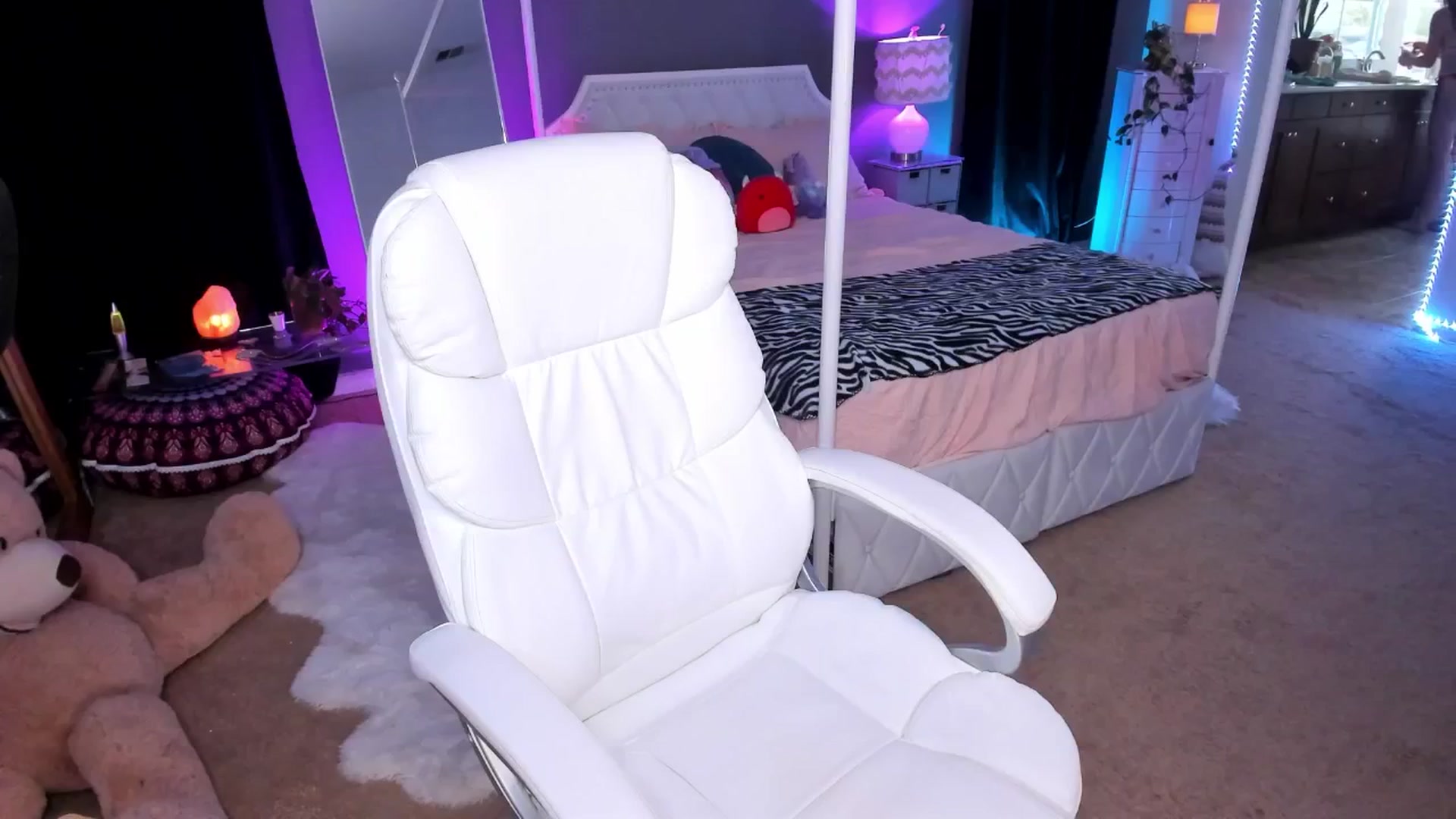 Gallery image thumbnail from CaliPassion's myfreecams stream on, 09/03/2025, 03:40 image 1 of 20