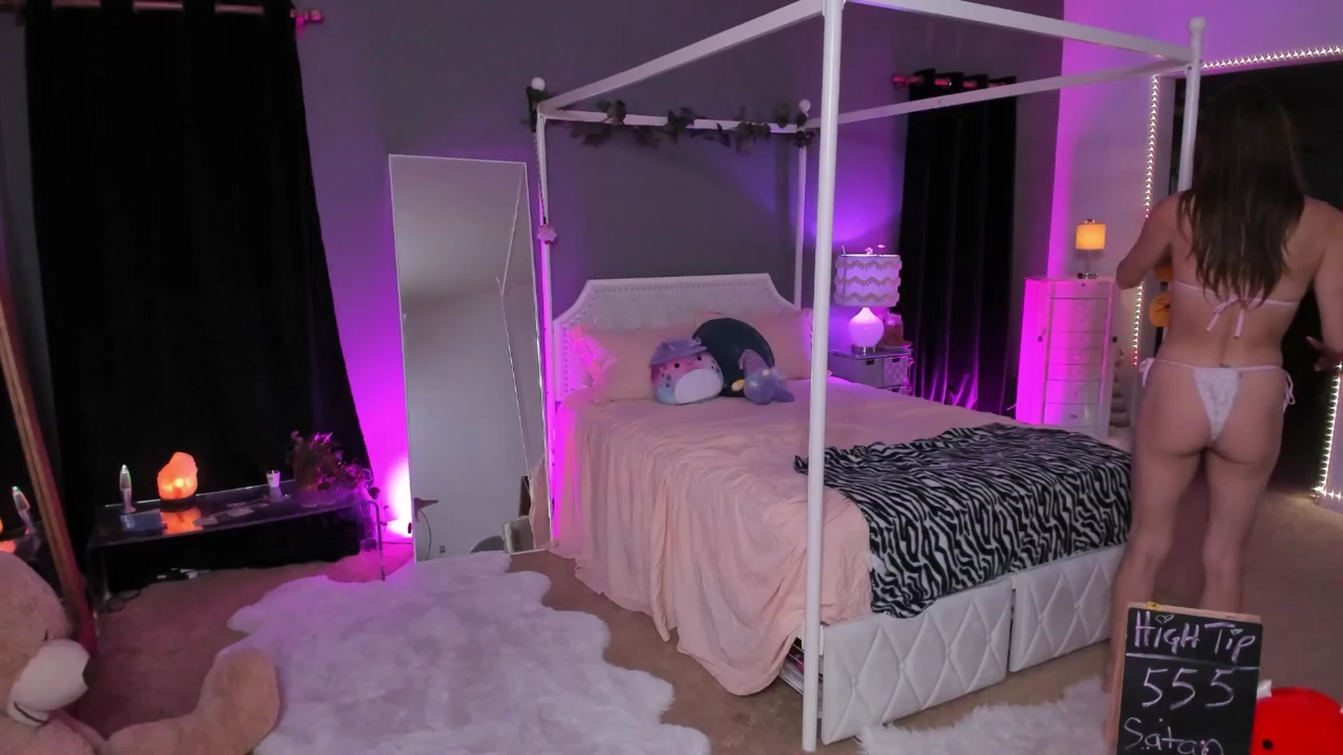 Gallery image thumbnail from CaliPassion's myfreecams stream on, 10/10/2025, 05:30 image 2 of 20